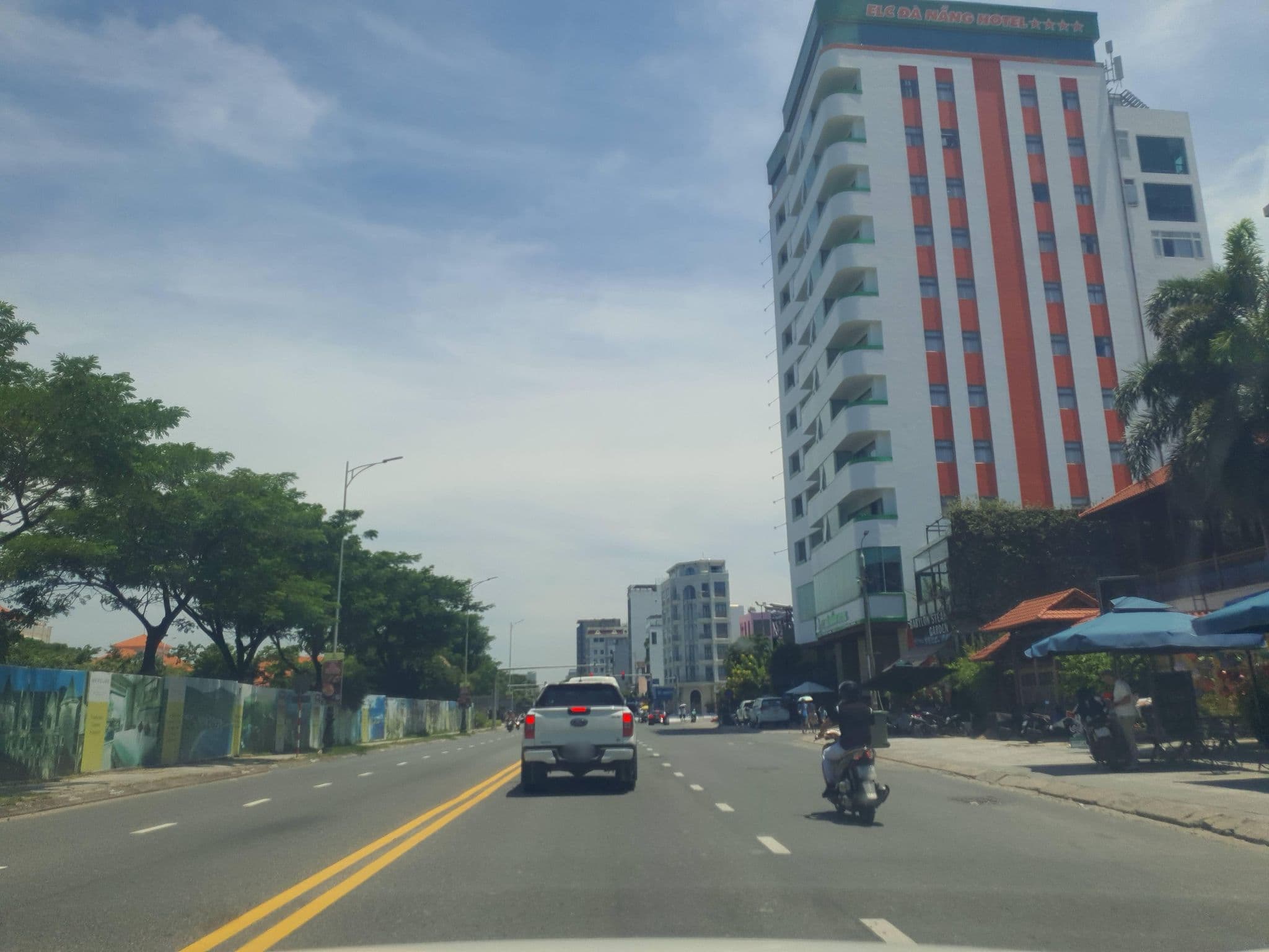 Street view near Villa Premier Village Da Nang Abogo, Sơn Trà — © congduy (CC BY-SA · Mapillary)