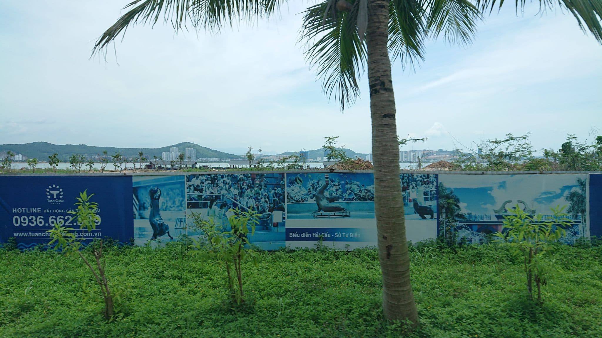 Street view near Hotel HTC Tuần Châu, Hạ Long — © alllenwang (CC BY-SA · Mapillary)