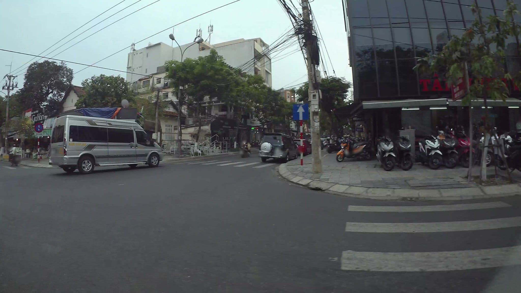 Street view near Moonlight Hotel & Apartment, Da Nang — © kaartcam (CC BY-SA · Mapillary)