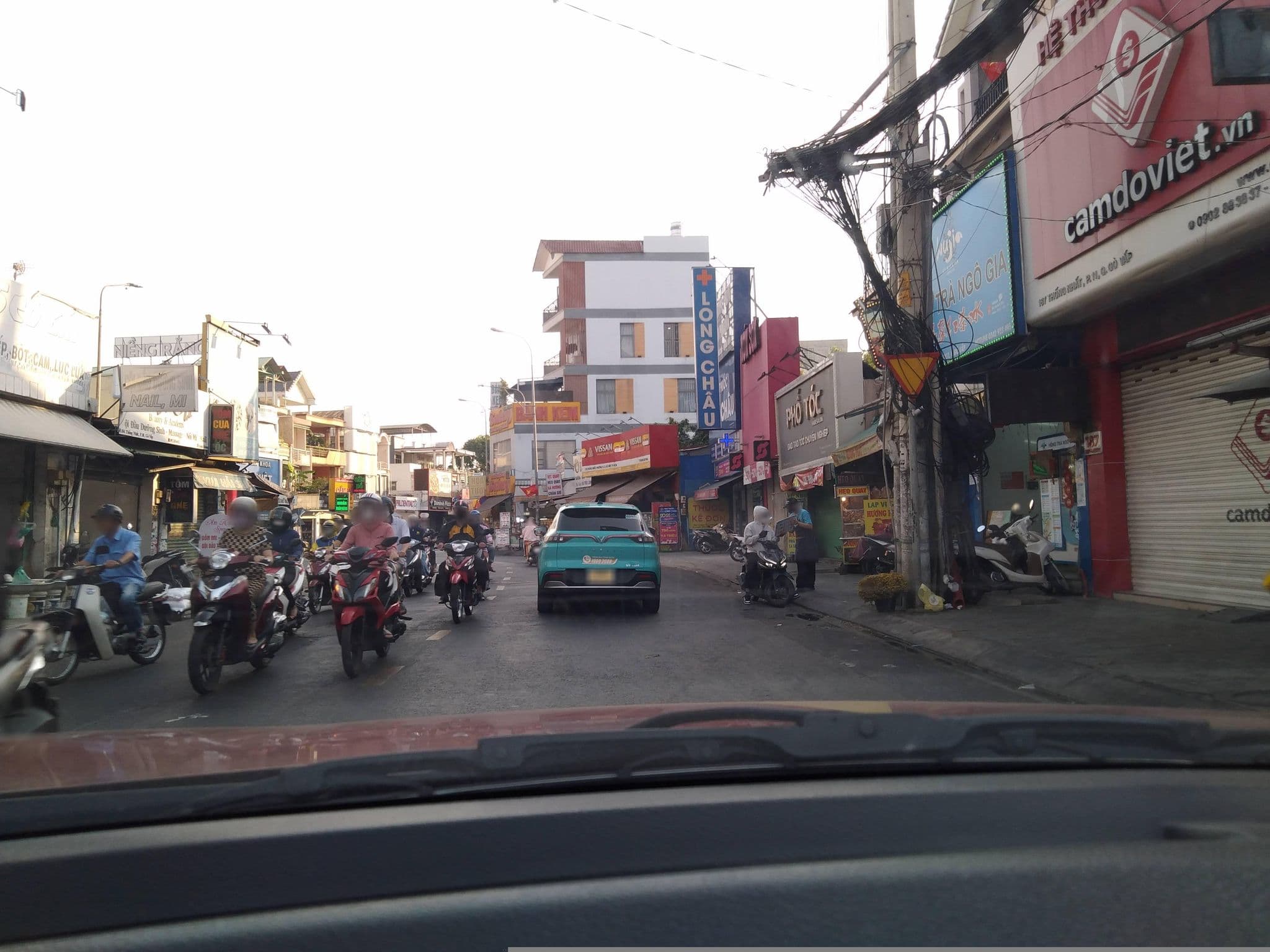 Street view near Vyan Lux Hotel, Gò Vấp — © sg_front_1 (CC BY-SA · Mapillary)