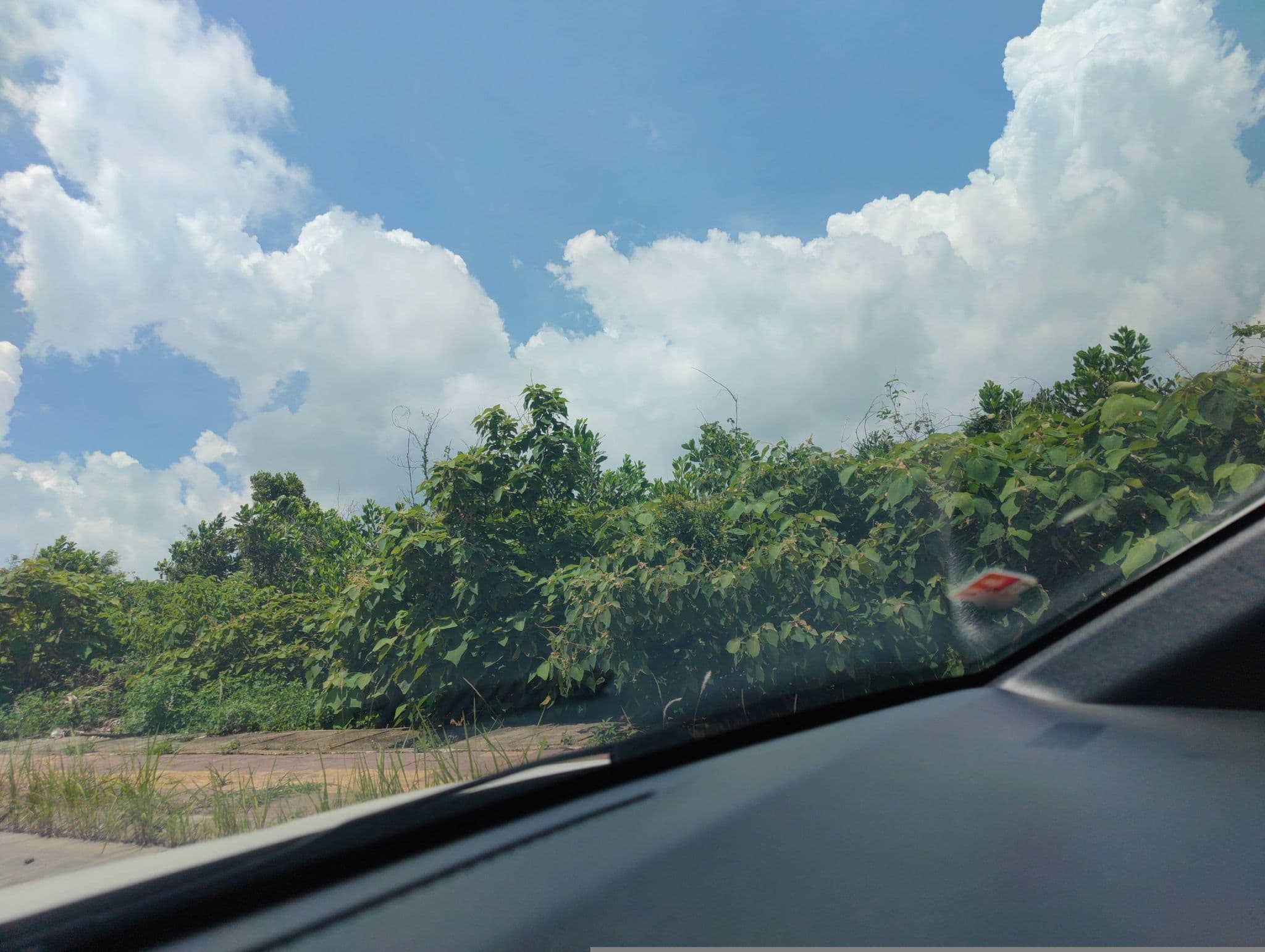 Street view near Santorini Hạ Long Villa, Hạ Long — © hn_right_2 (CC BY-SA · Mapillary)