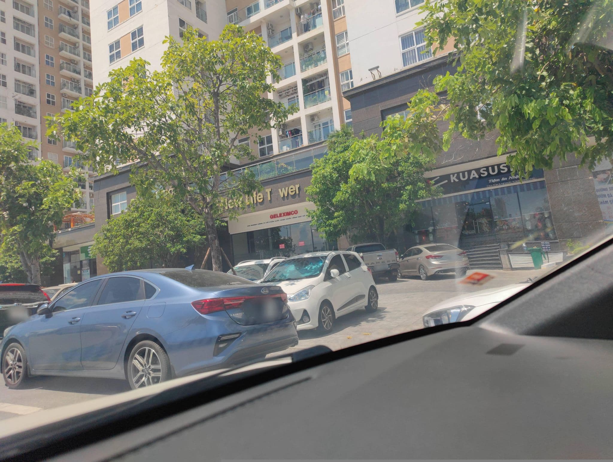 Street view near Ha Long Homestay, Hạ Long — © hn_right_2 (CC BY-SA · Mapillary)