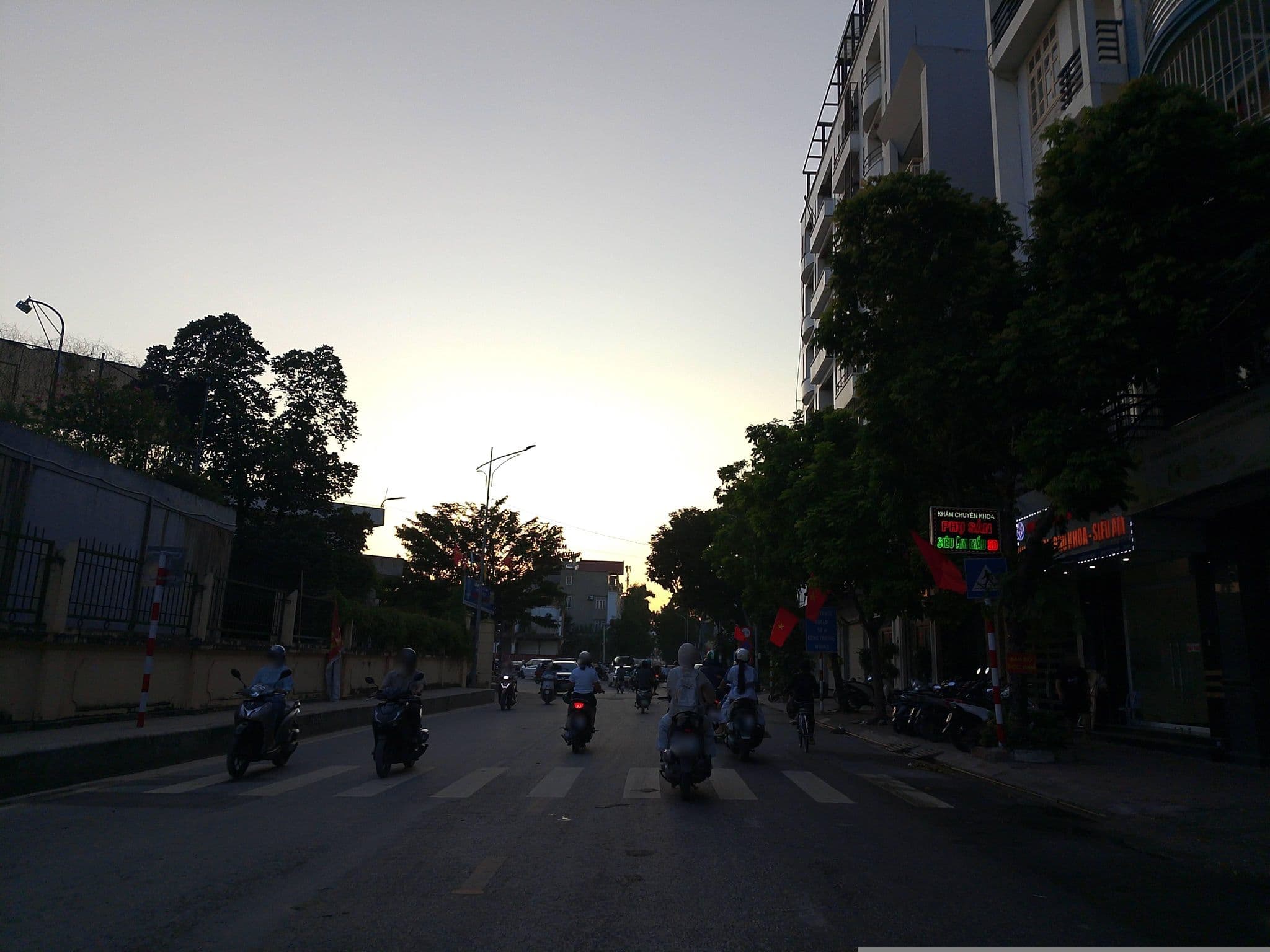Street view near Aui Hotel 38 Máy Tơ, Haiphong — © HuyenGM78 (CC BY-SA · Mapillary)