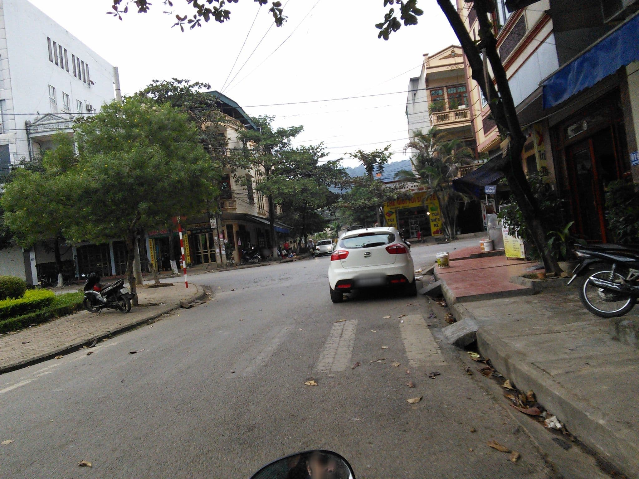 Street view near hotel thu hà, Lào Cai — © mcmayer (CC BY-SA · Mapillary)