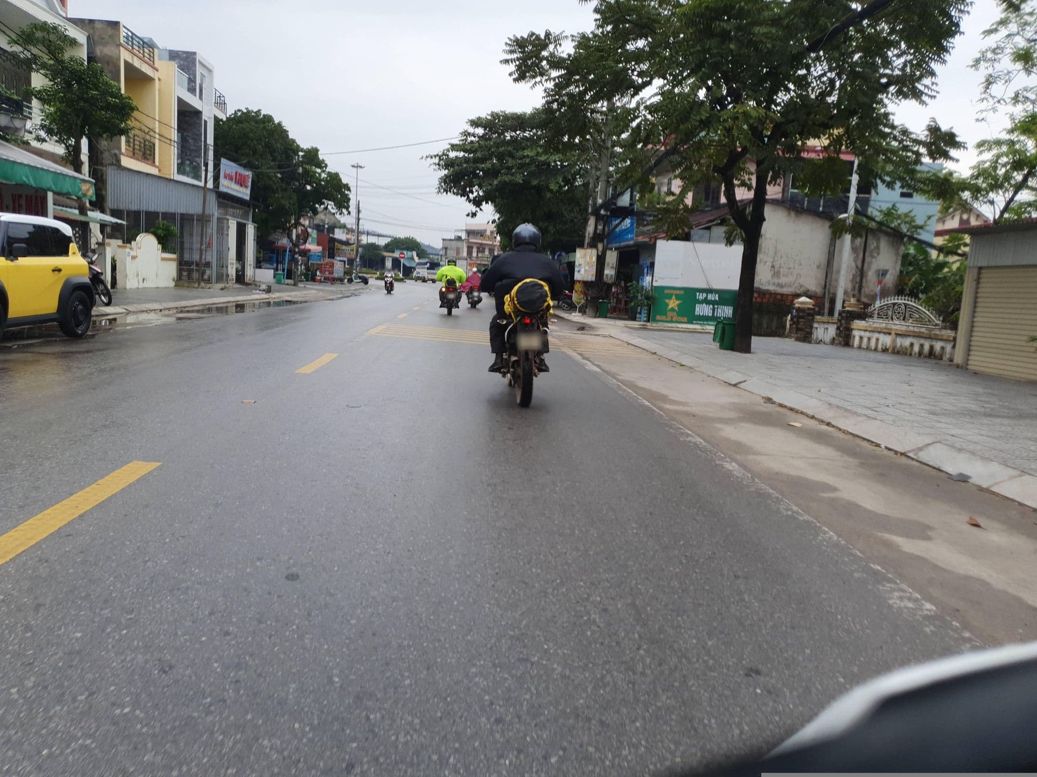 Street view near Thịnh Vượng Hotel, Đồng Hới — © russmcd (CC BY-SA · Mapillary)