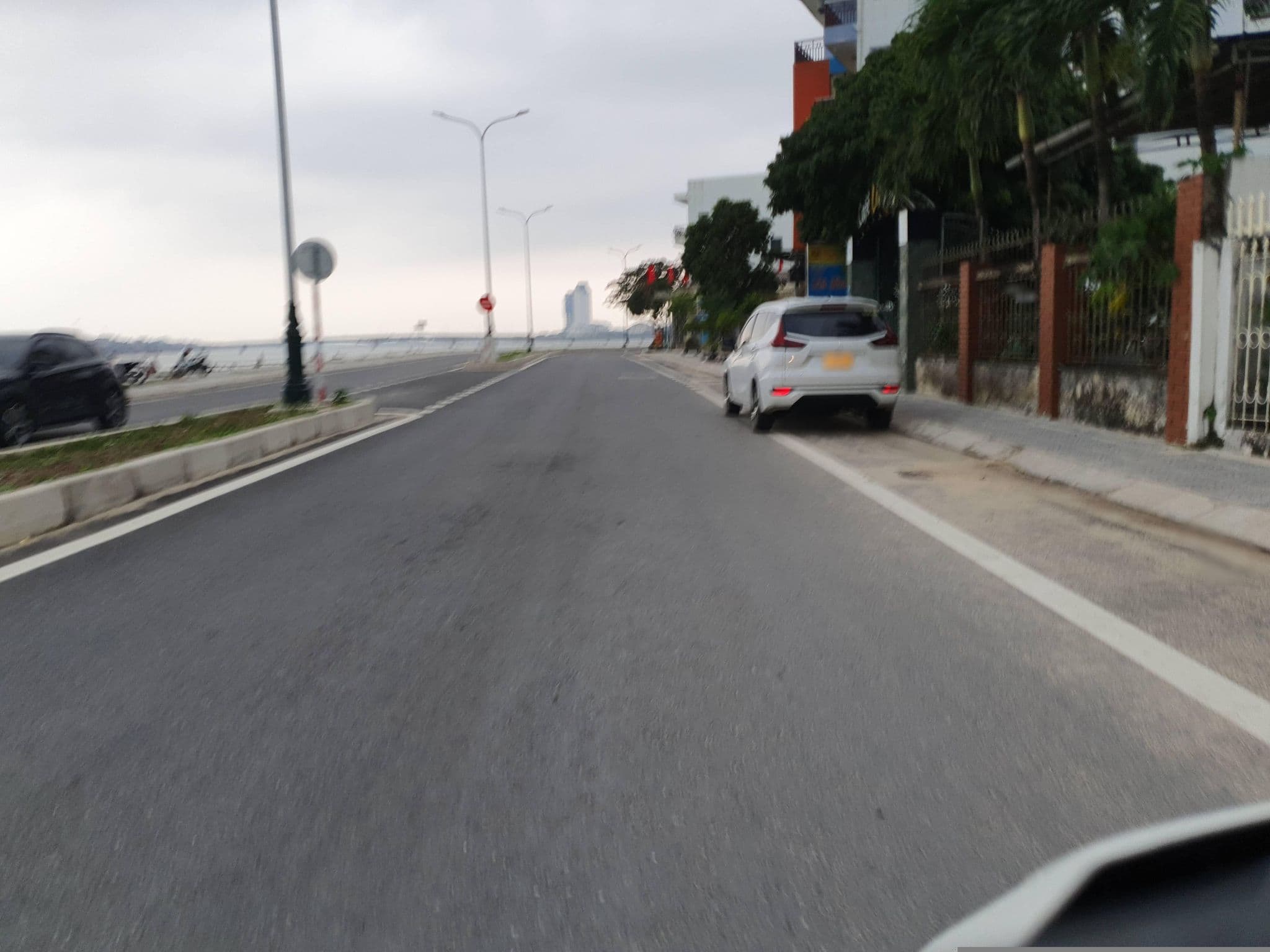 Street view near Làng biển homestay, Đồng Hới — © russmcd (CC BY-SA · Mapillary)