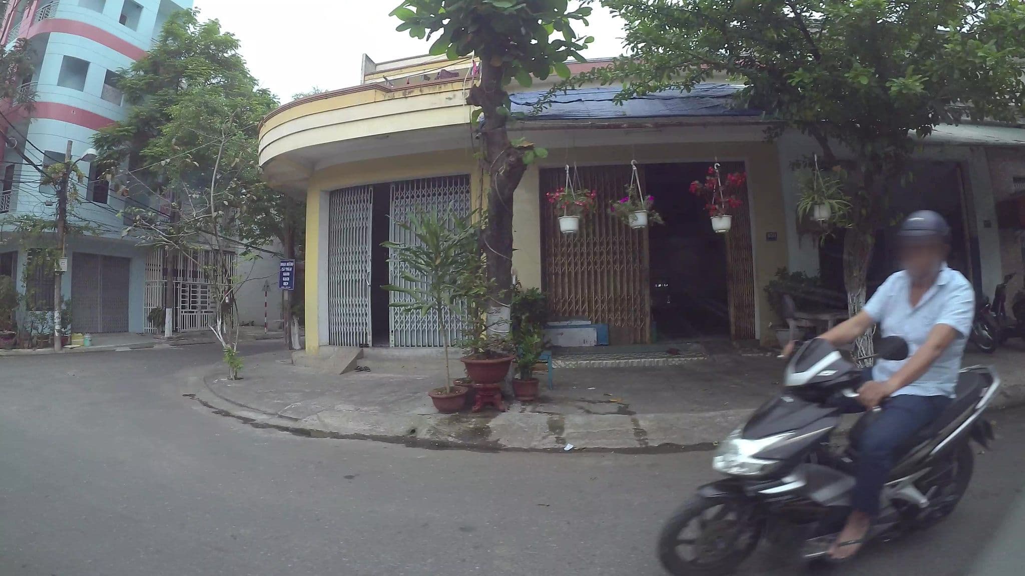 Street view near Nhà Nghỉ Biển Nhớ ( local hotel ), Thanh Khê — © kaartcam (CC BY-SA · Mapillary)