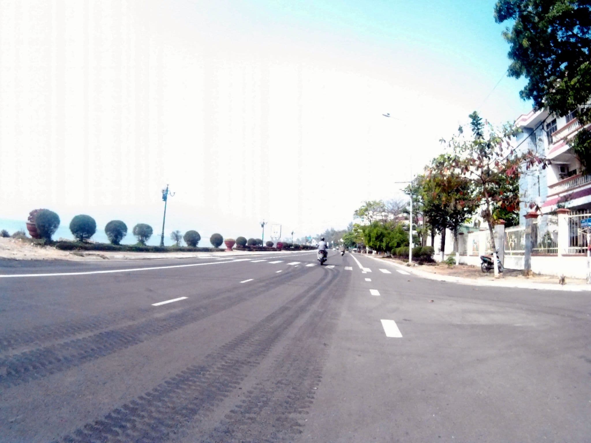 Street view near Canary Gold Hotel, Qui Nhon — © suki52 (CC BY-SA · Mapillary)