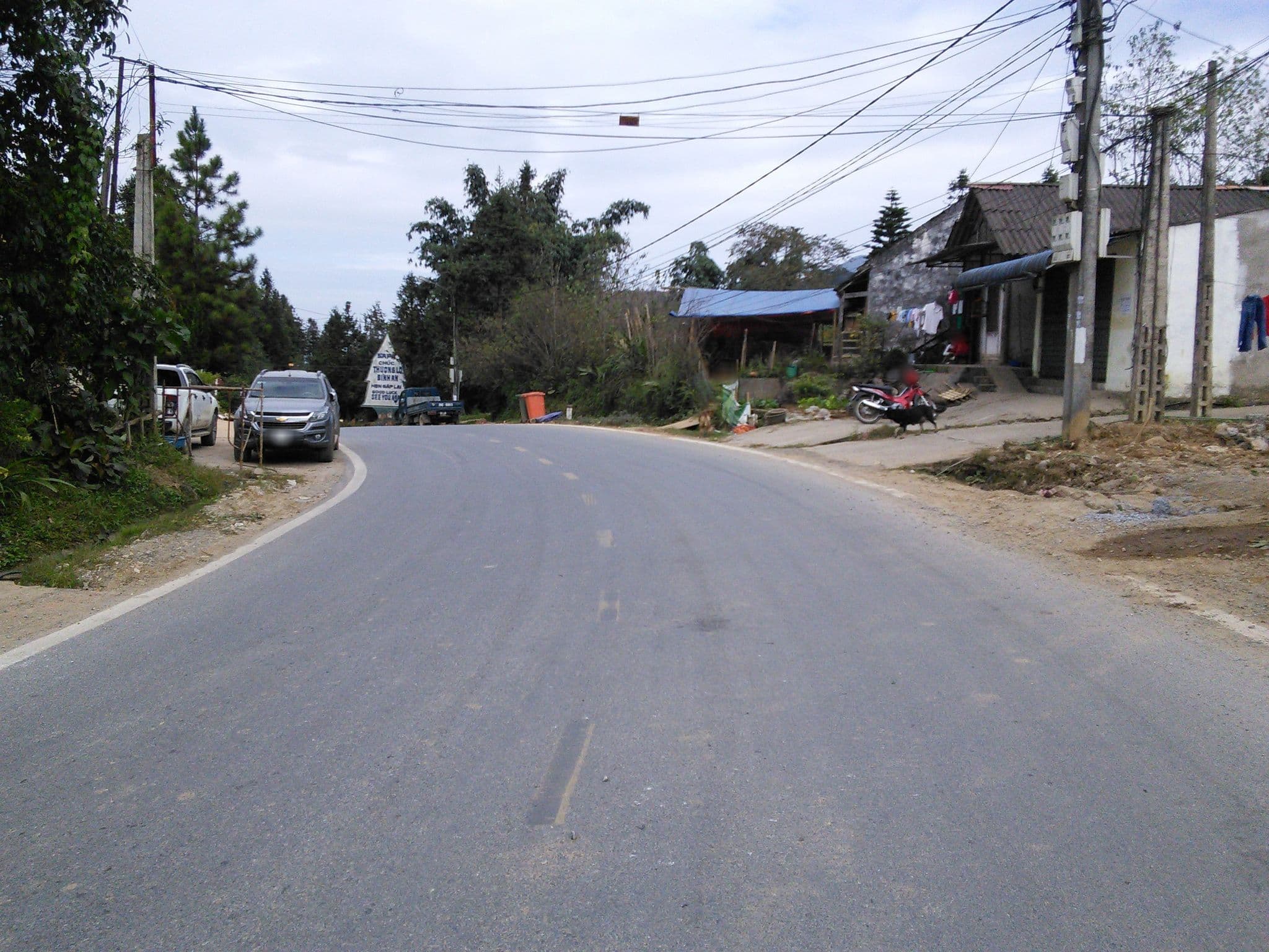 Street view near Sinai Bungalow Hotel SaPa - Standard Bungalow, Sa Pa — © mcmayer (CC BY-SA · Mapillary)