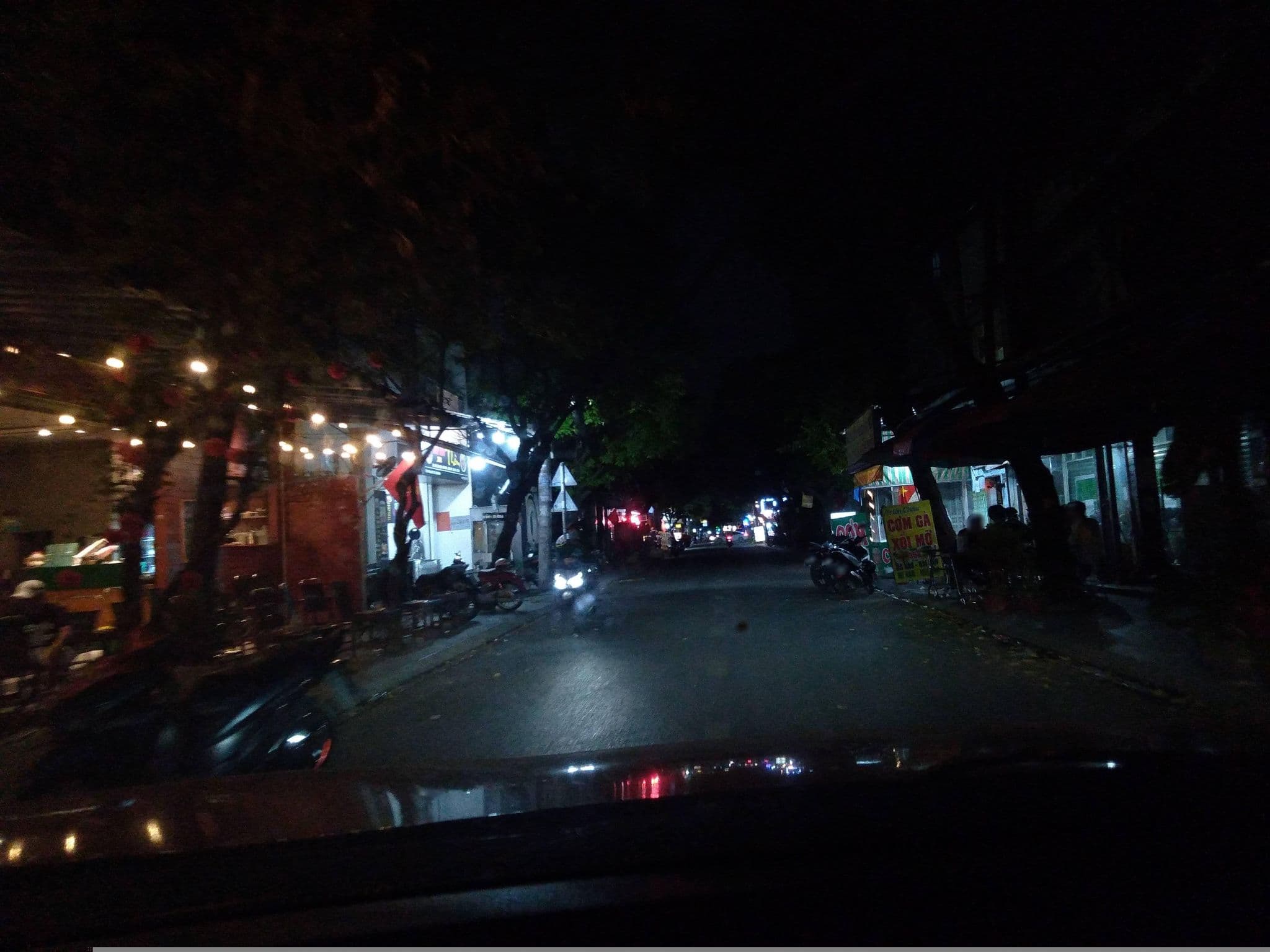 Street view near Collection O Hoa Tràng An Hotel, Tân Bình — © sg_front_1 (CC BY-SA · Mapillary)