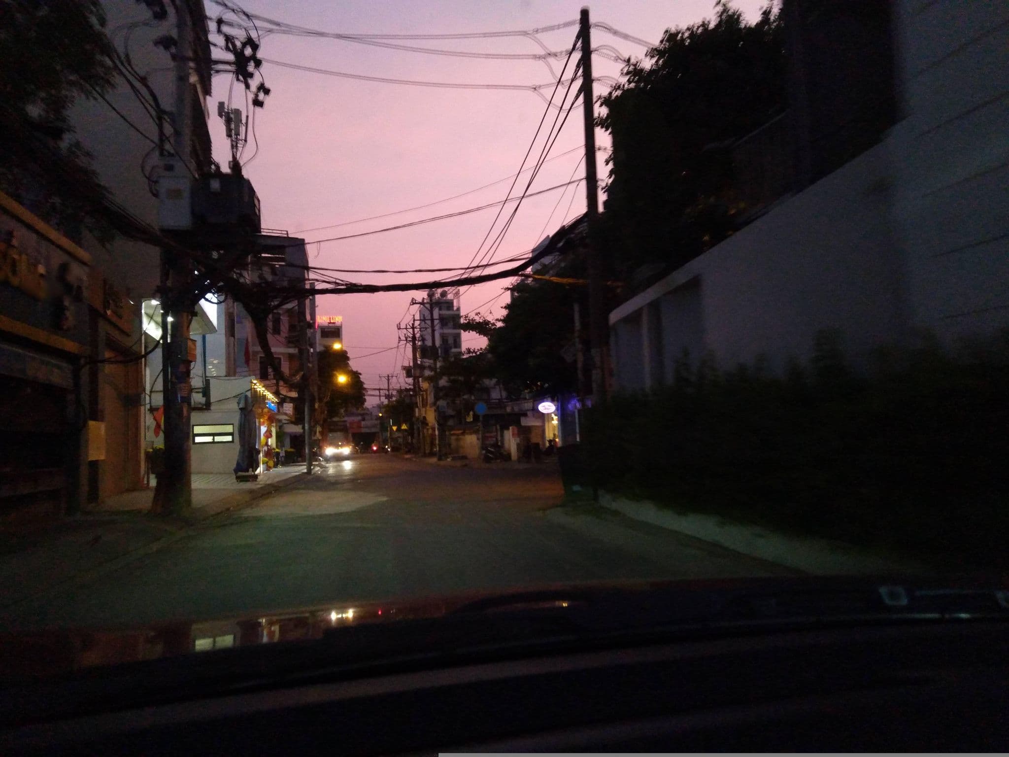 Street view near Khách Sạn Núi Thành, Tân Bình — © sg_front_1 (CC BY-SA · Mapillary)