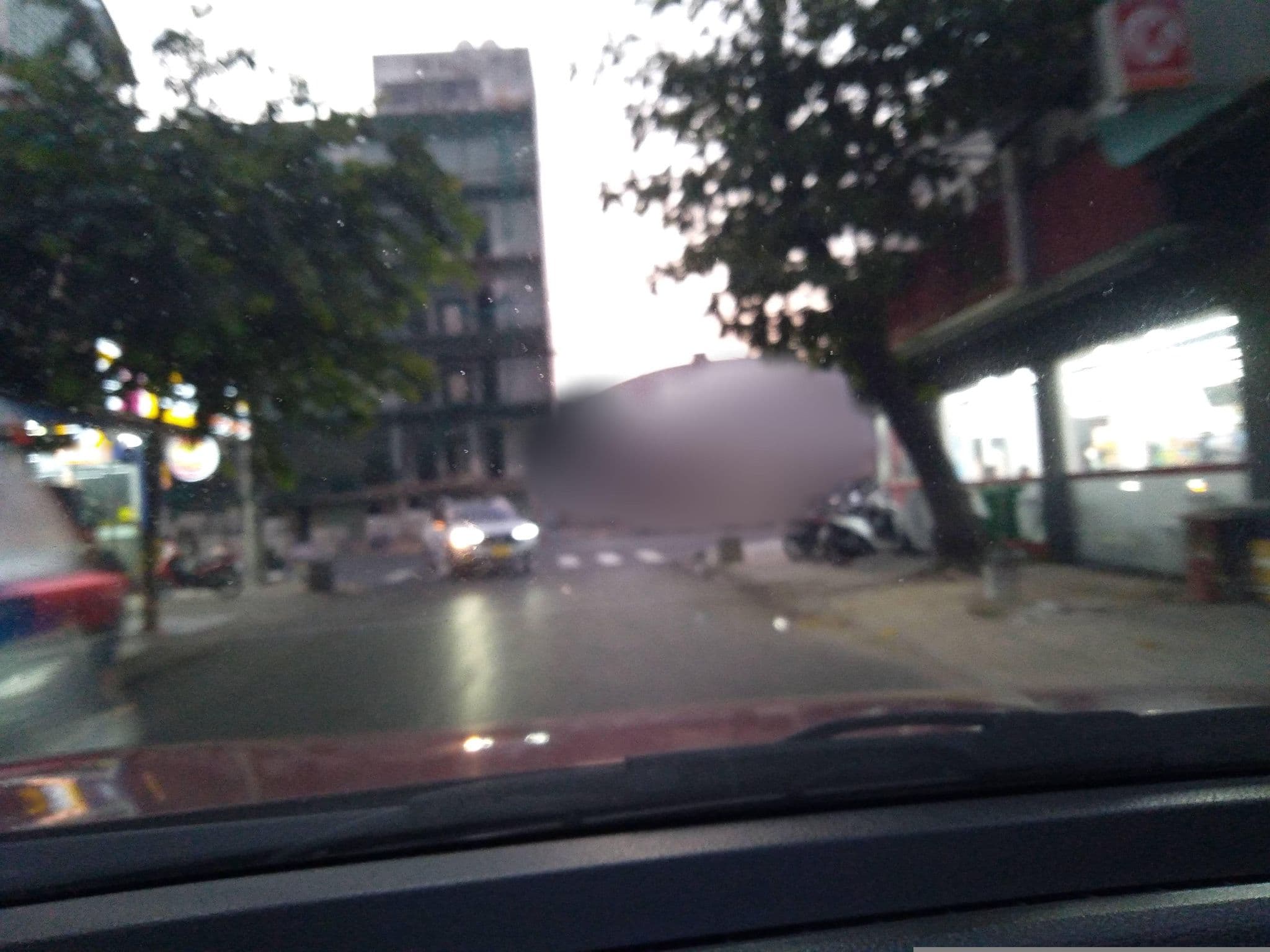 Street view near Brown Dot Hotel Saigon Airport, Tân Bình — © sg_front_1 (CC BY-SA · Mapillary)