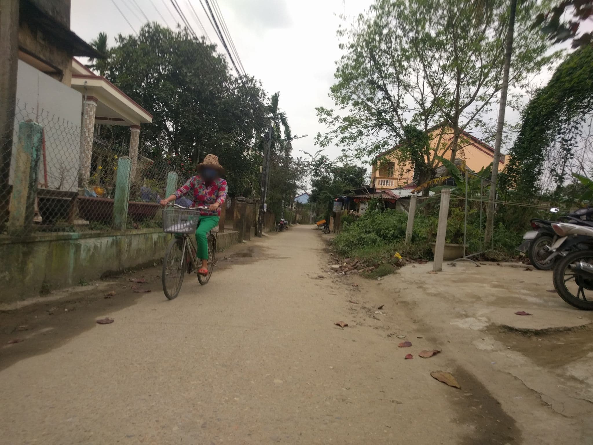 Street view near Sông Lụa (Silk River Villa) - Deluxe Double Room with Balcony, Hoi An — © emackres (CC BY-SA · Mapillary)