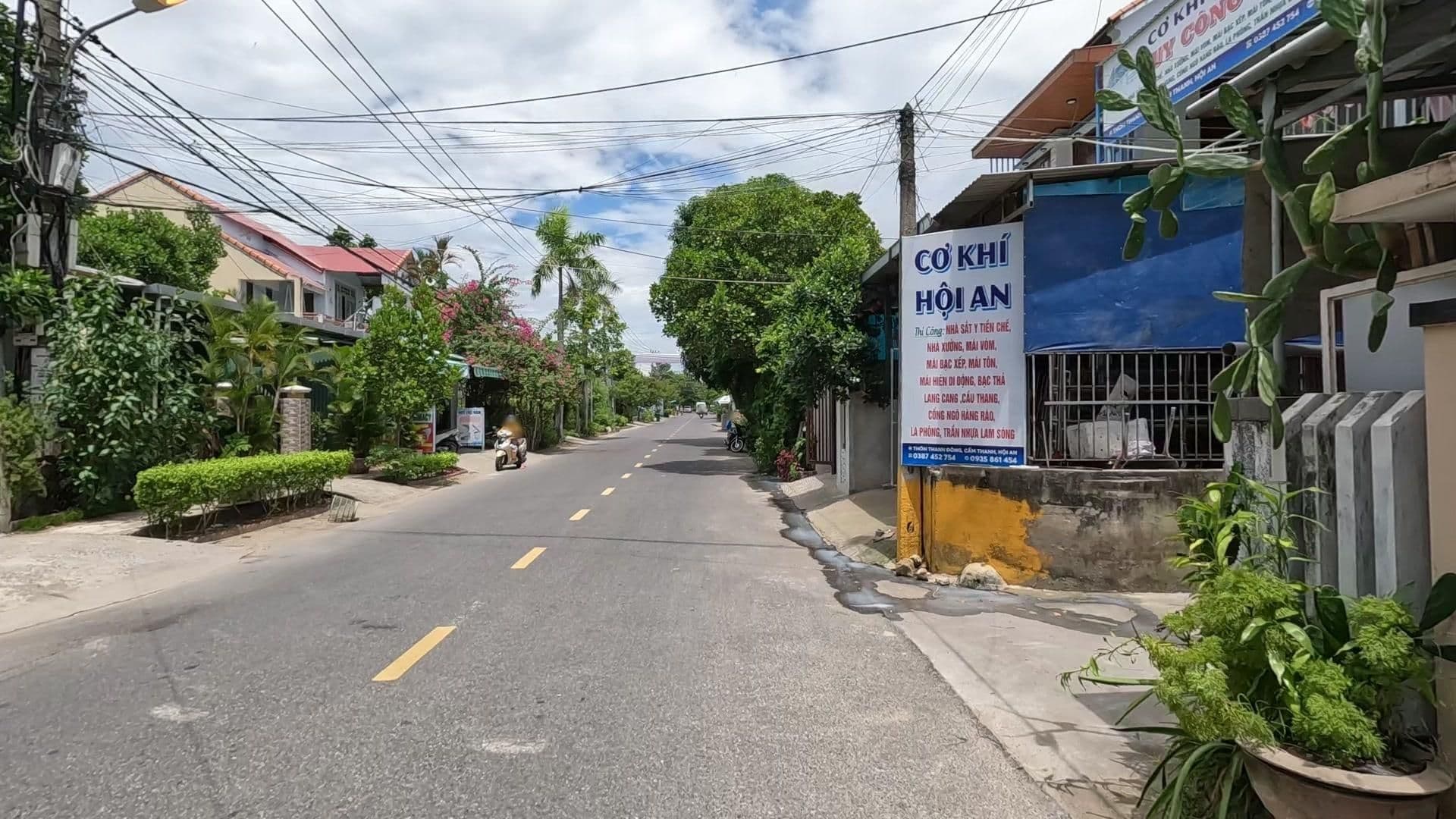 Street view near Hoi An Rustic Villa - Deluxe Double Room with Balcony, Hoi An — © lucomsky (CC BY-SA · Mapillary)