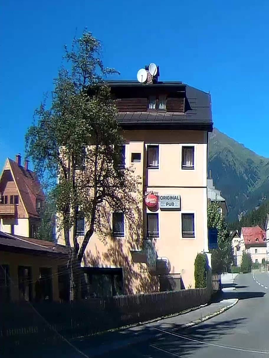 Residence AlpenHeart (via Wikimedia Commons, CC BY-SA 4.0)