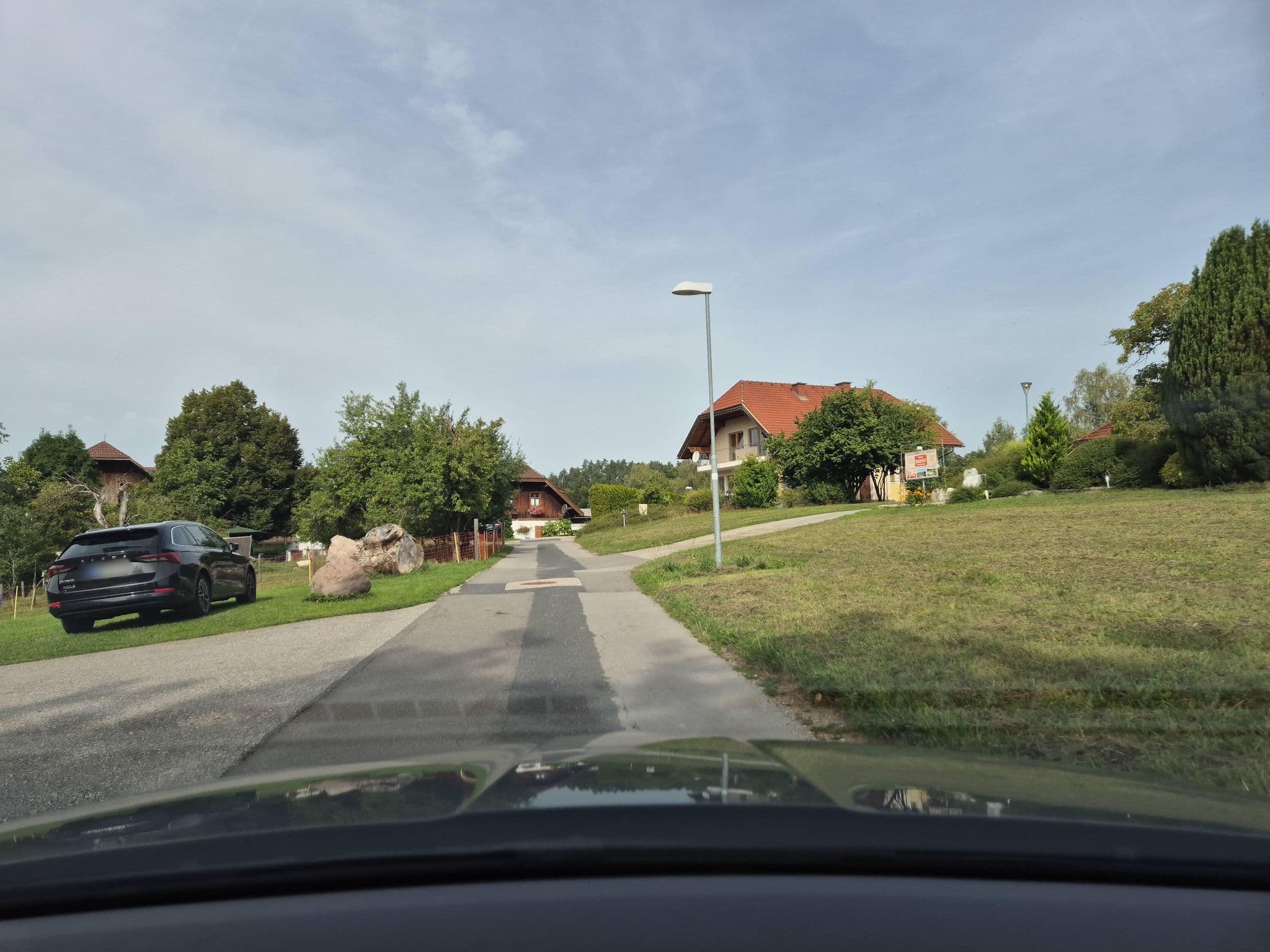 Street view near Pension Haus Claudia, Faak am See — © schermy_at (CC BY-SA · Mapillary)