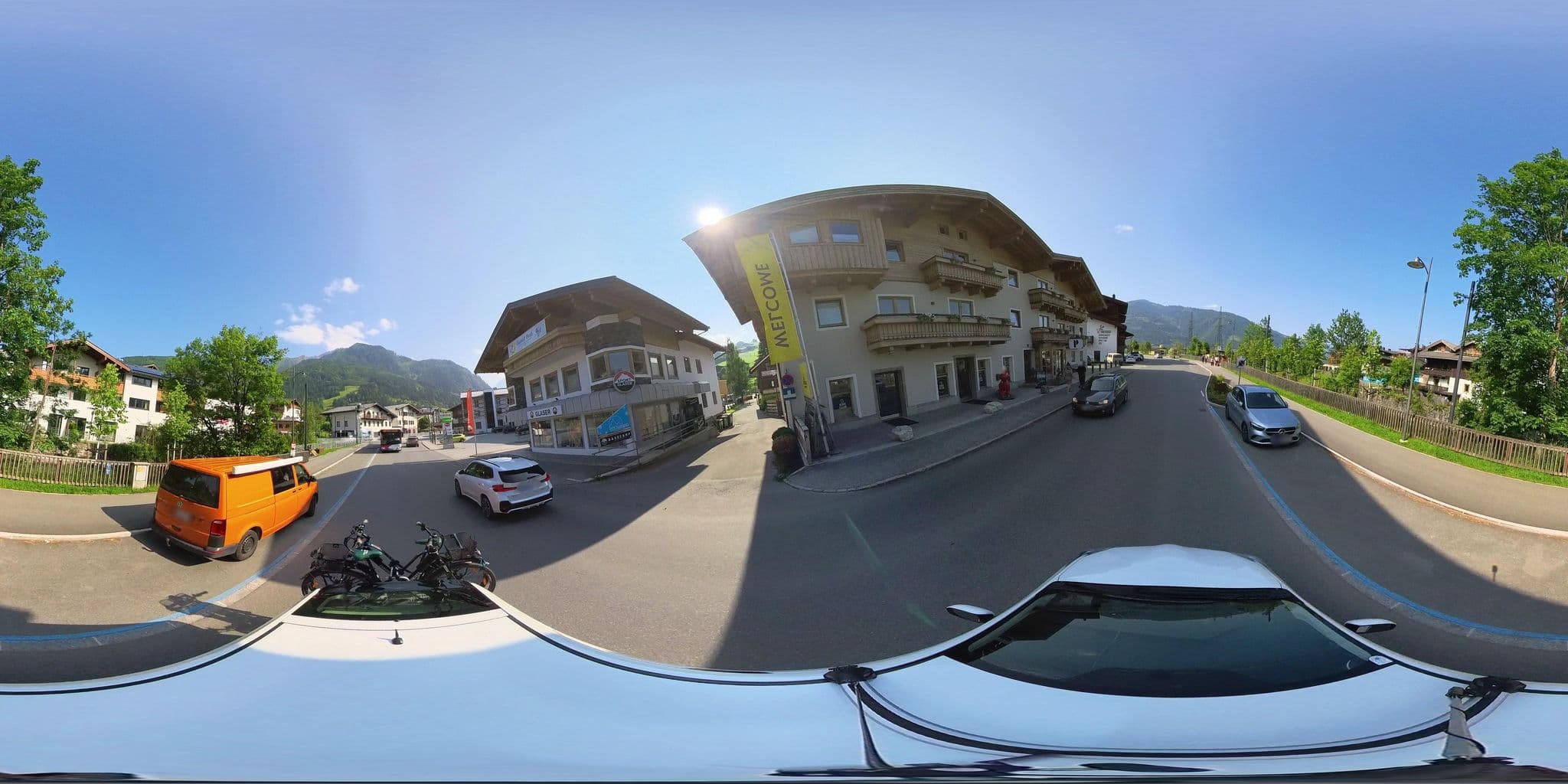 Street view near PEOPLE'S HOTEL, Kaprun — © osmplus_org (CC BY-SA · Mapillary)