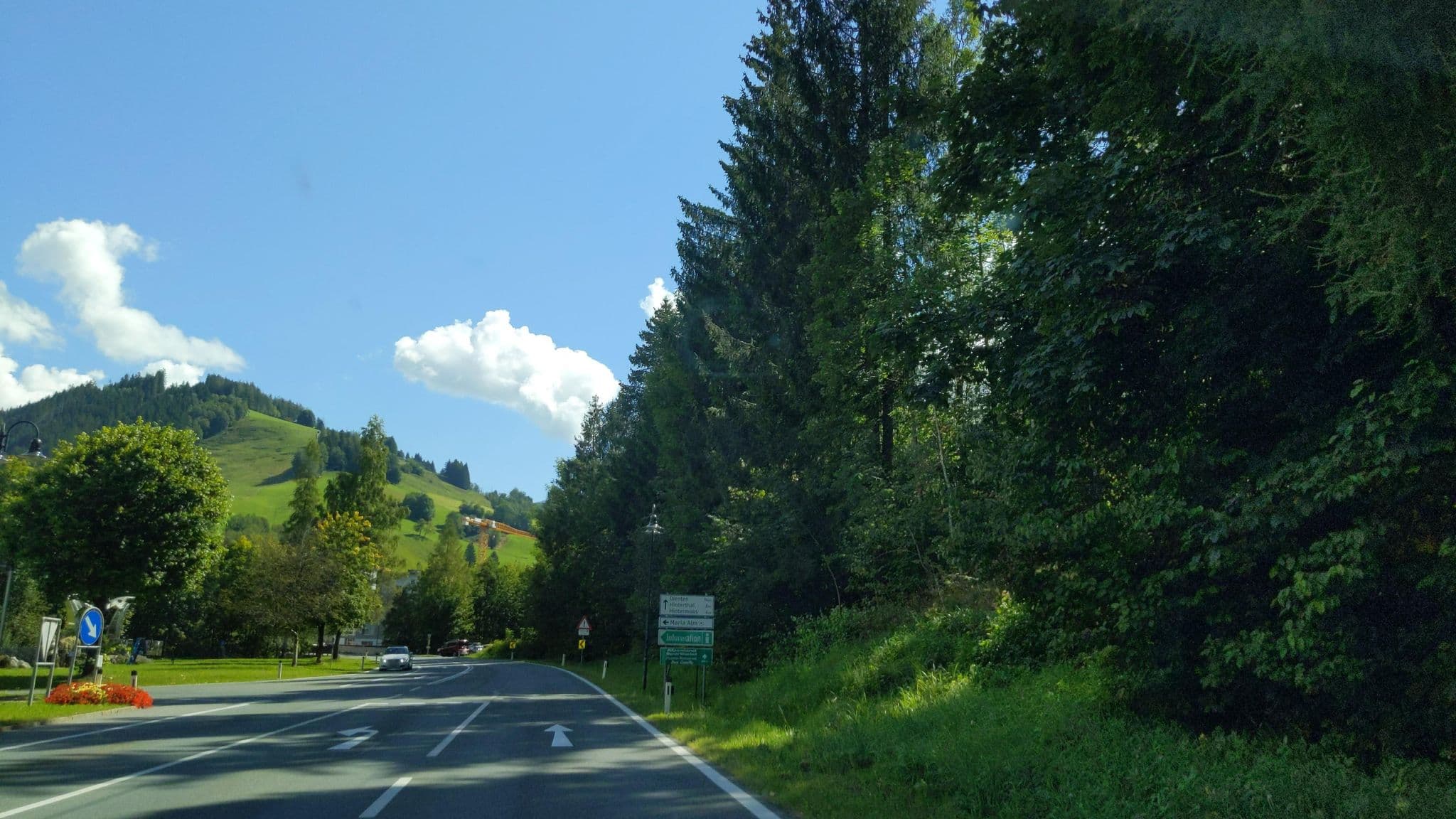Street view near Maria Alm, Maria Alm am Steinernen Meer — © chrisbeddow (CC BY-SA · Mapillary)