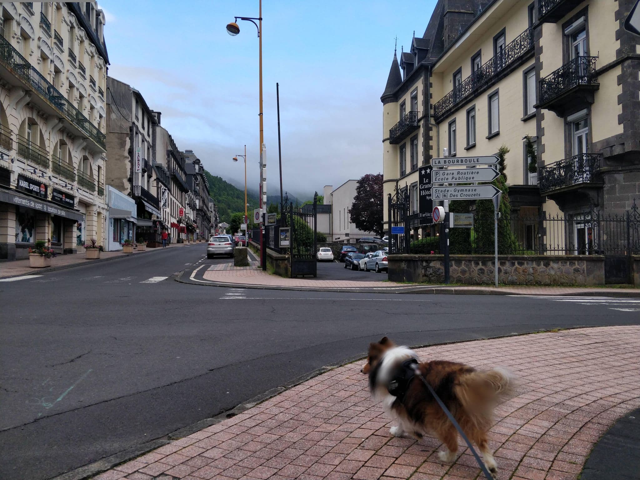 Street view near Grand Hotel, Mont-Dore — © philou87 (CC BY-SA · Mapillary)