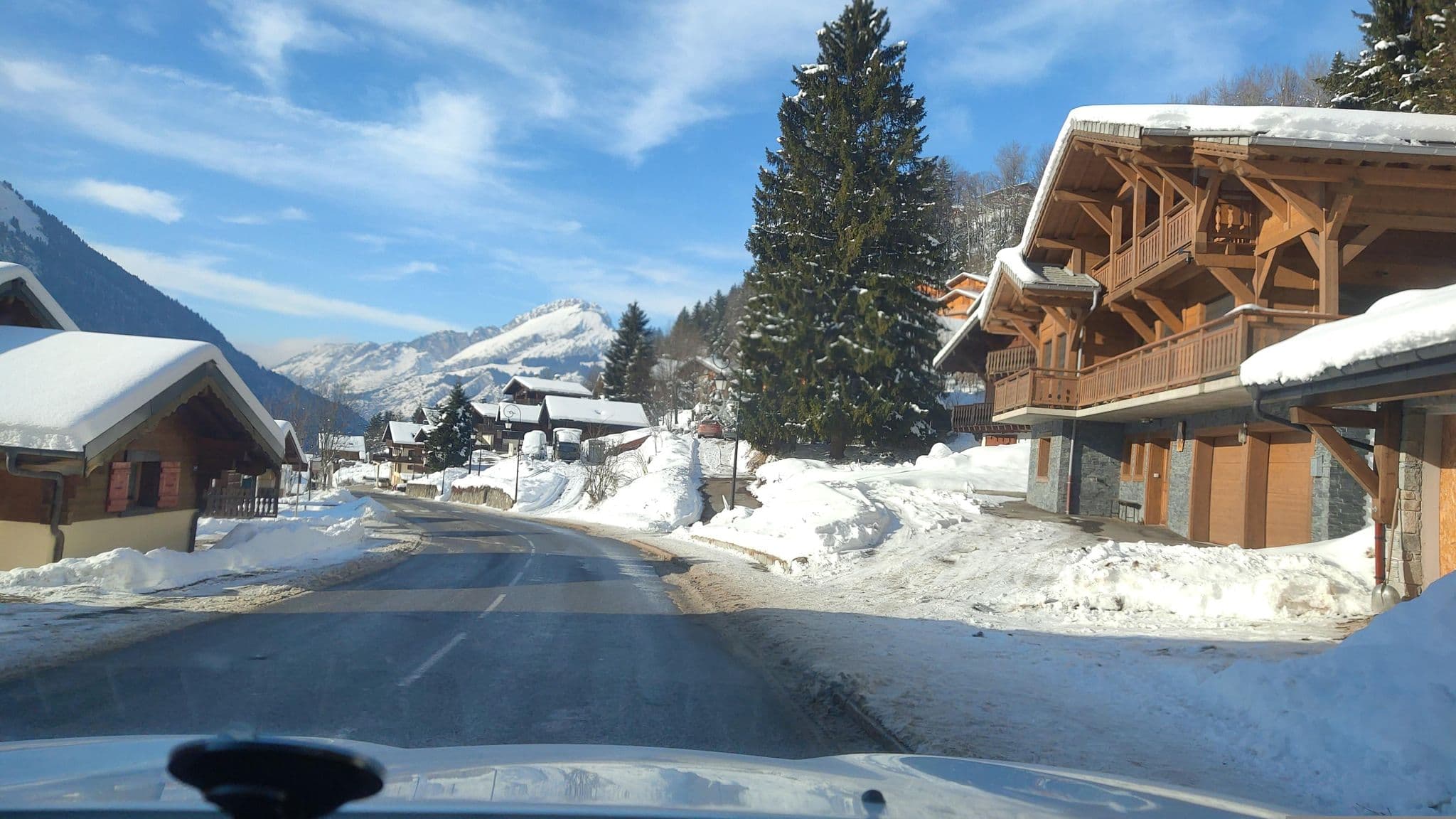 Street view near Chalet L'Alpaga, Châtel — © MatthieuF4FNE (CC BY-SA · Mapillary)