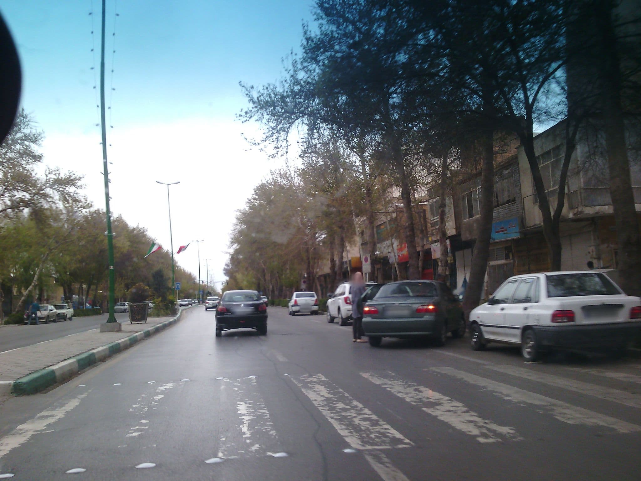 Street view near Nemoneh Hotel | هتل نمونه, Isfahan — © tommaso (CC BY-SA · Mapillary)