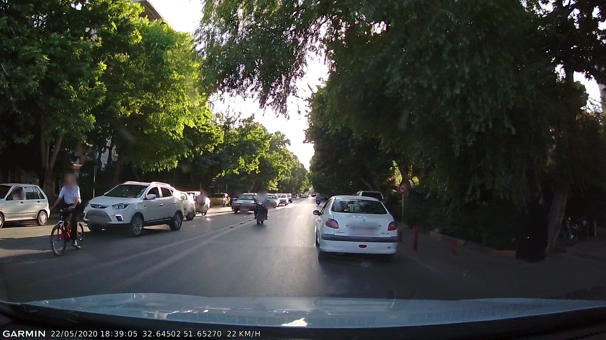 Street view near Aseman Hotel | هتل آسمان, Isfahan — © bigbang001 (CC BY-SA · Mapillary)