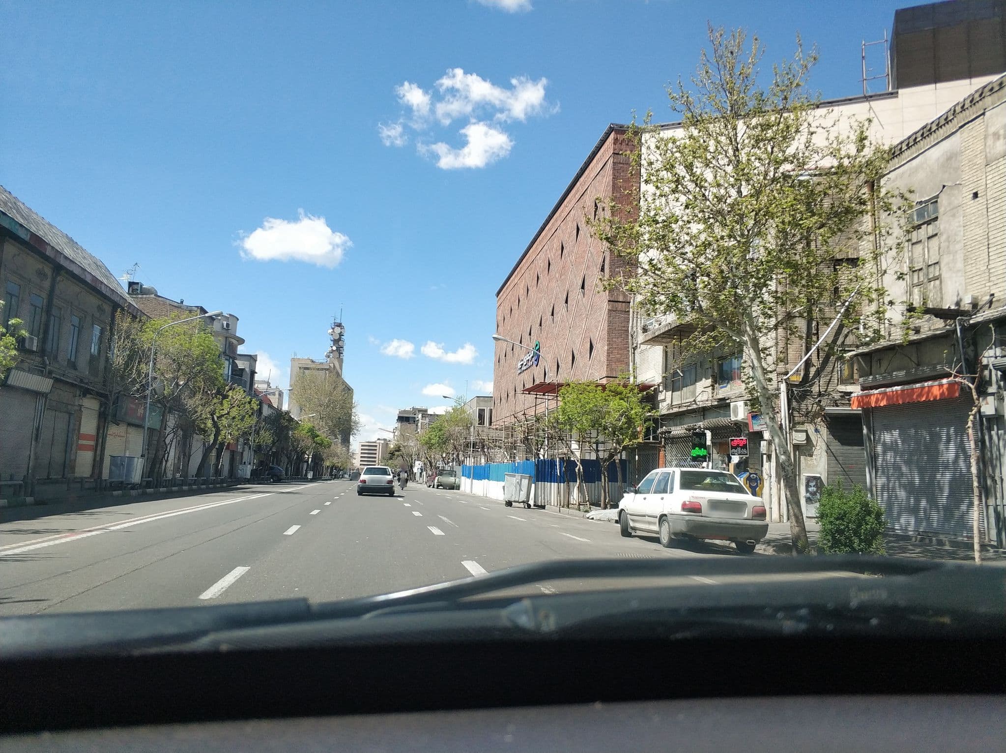 Street view near Khazar Sea Hotel, Tehran — © hota (CC BY-SA · Mapillary)