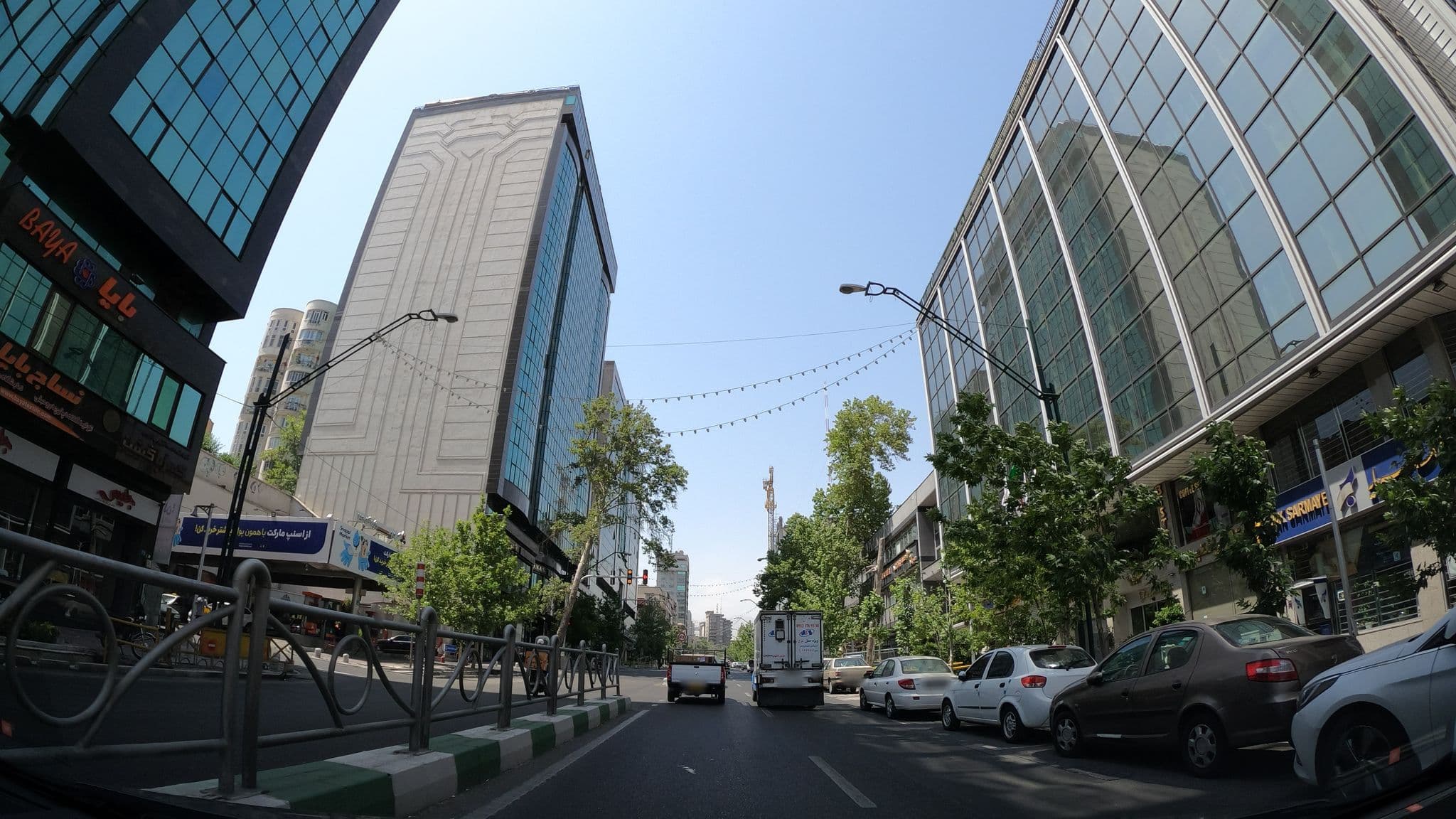 Street view near Raamtin Residence Hotel | هتل آپارتمان رامتین, Tehran — © bigbang001 (CC BY-SA · Mapillary)