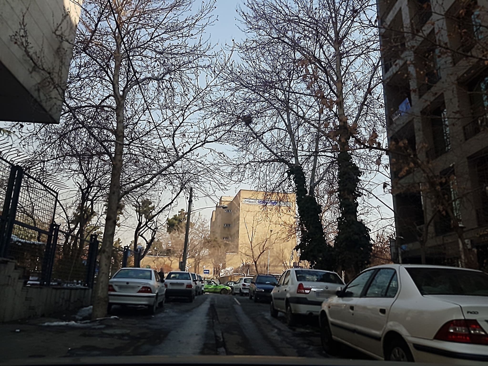 Street view near Deed Hostel, Tehran — © bigbang001 (CC BY-SA · Mapillary)