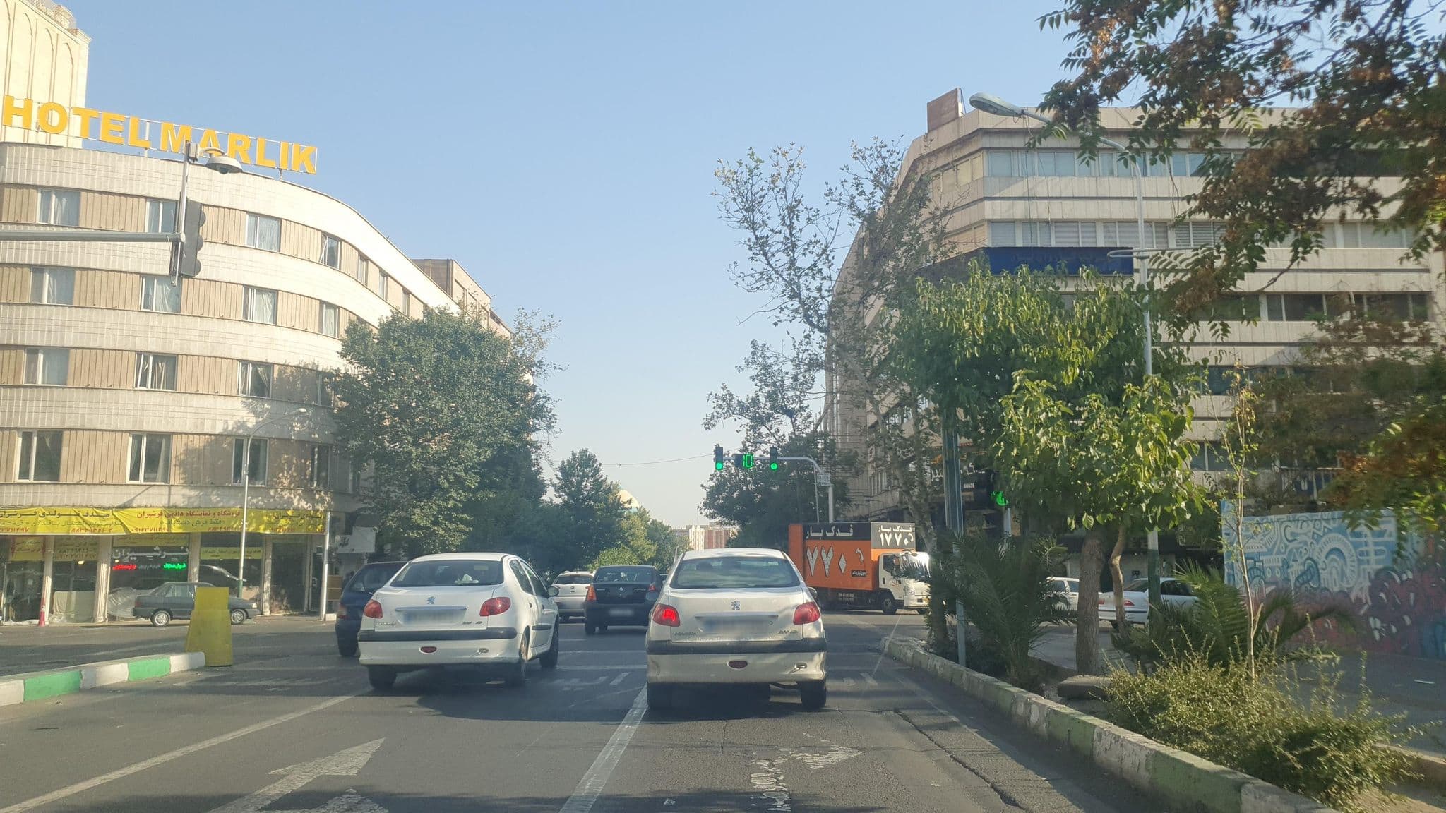 Street view near 1001 Poroject /پروژه ی هزار و یک شب, Tehran — © deleted_user (CC BY-SA · Mapillary)