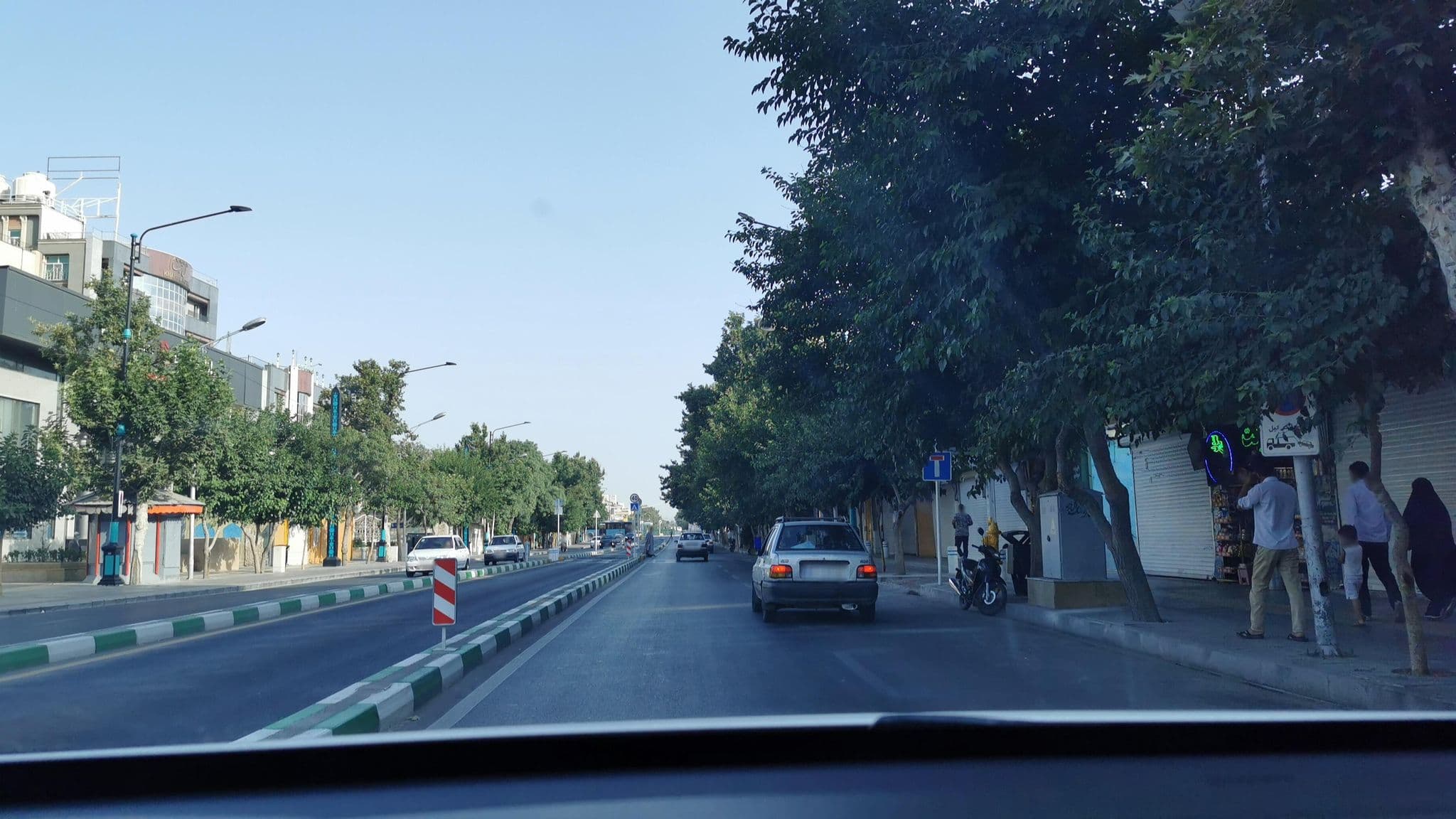Street view near Tara Hotel | هتل تارا, Mashhad — © kesler (CC BY-SA · Mapillary)