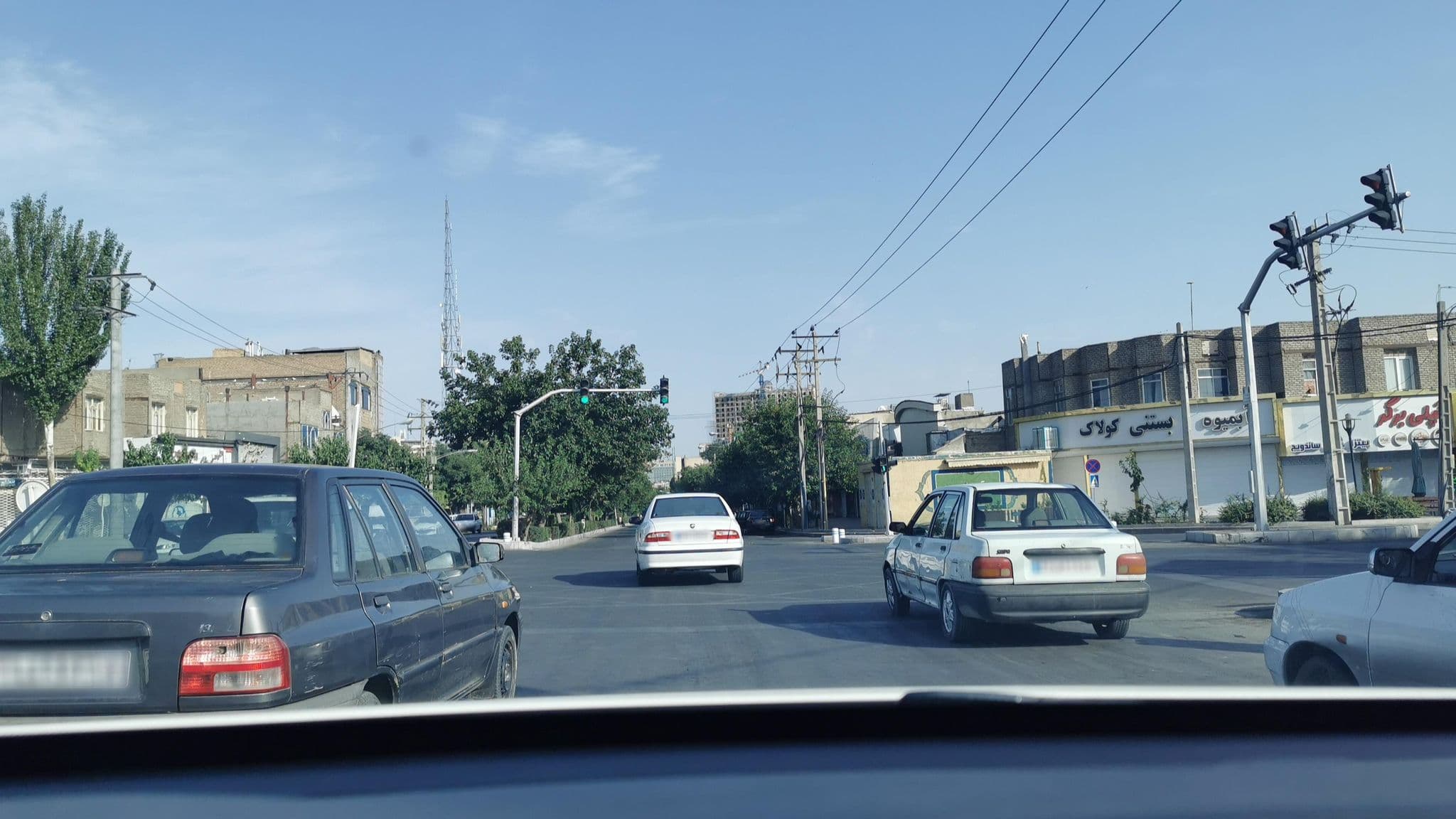 Street view near هتل مائده, Mashhad — © kesler (CC BY-SA · Mapillary)