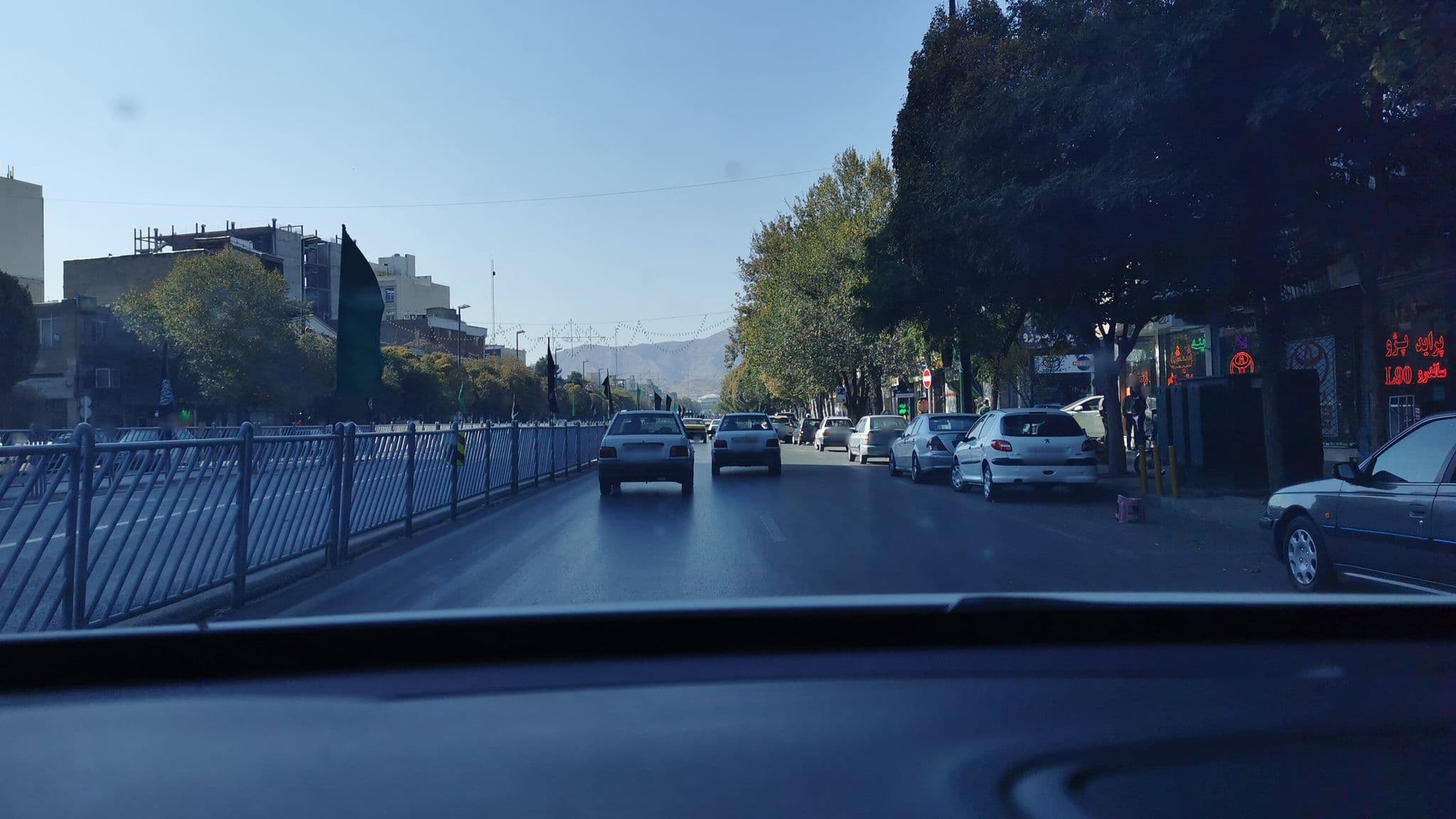 Street view near هتل عمارت, Mashhad — © kesler (CC BY-SA · Mapillary)