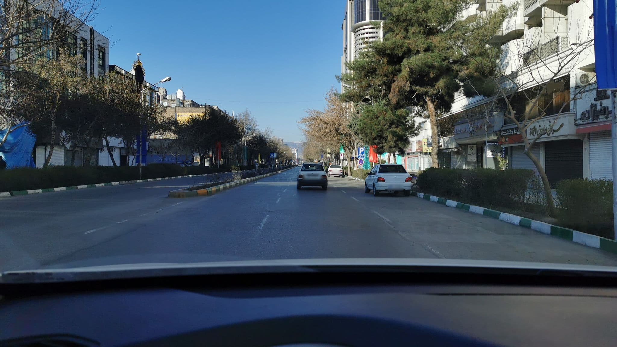 Street view near هتل جمشيد, Mashhad — © kesler (CC BY-SA · Mapillary)