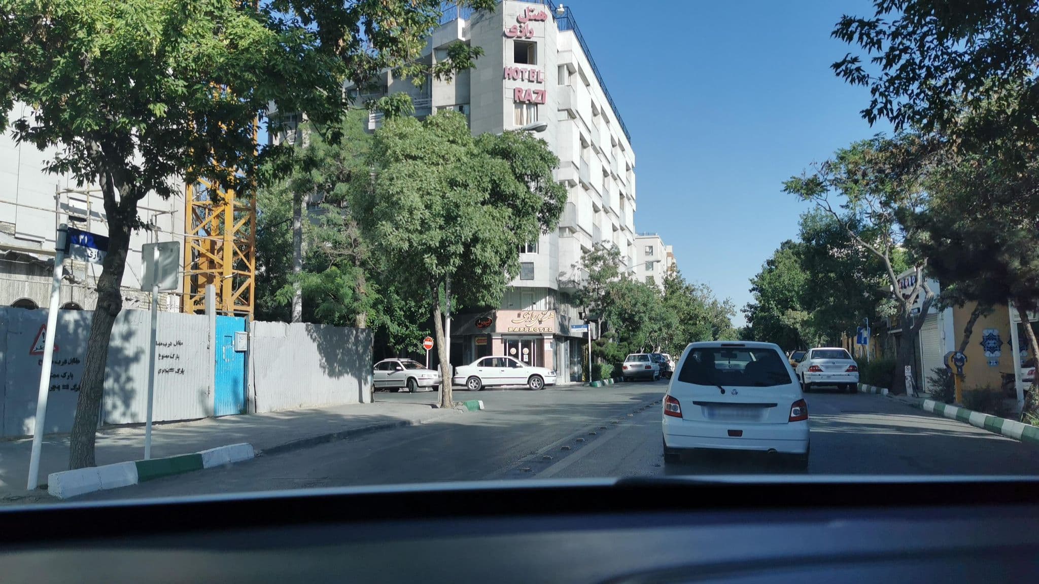 Street view near هتل اذر, Mashhad — © kesler (CC BY-SA · Mapillary)