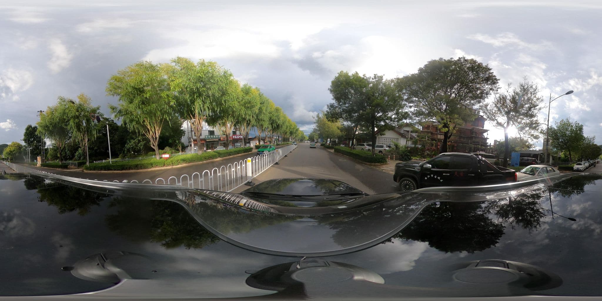 Street view near 丽江古城区后花园客栈, Lijiang — © adirricor (CC BY-SA · Mapillary)