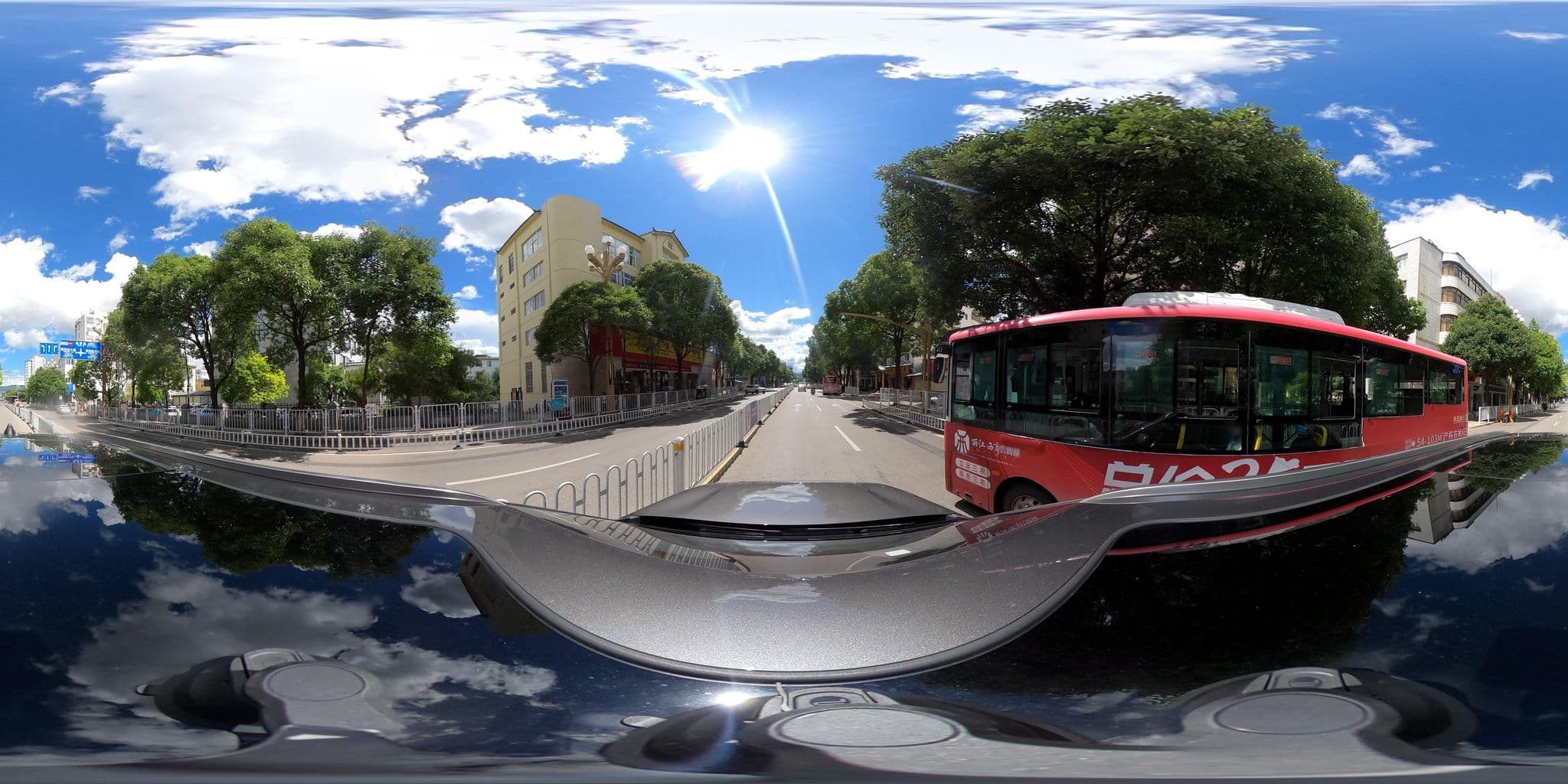 Street view near 虎跳峡大酒店, Lijiang — © adirricor (CC BY-SA · Mapillary)
