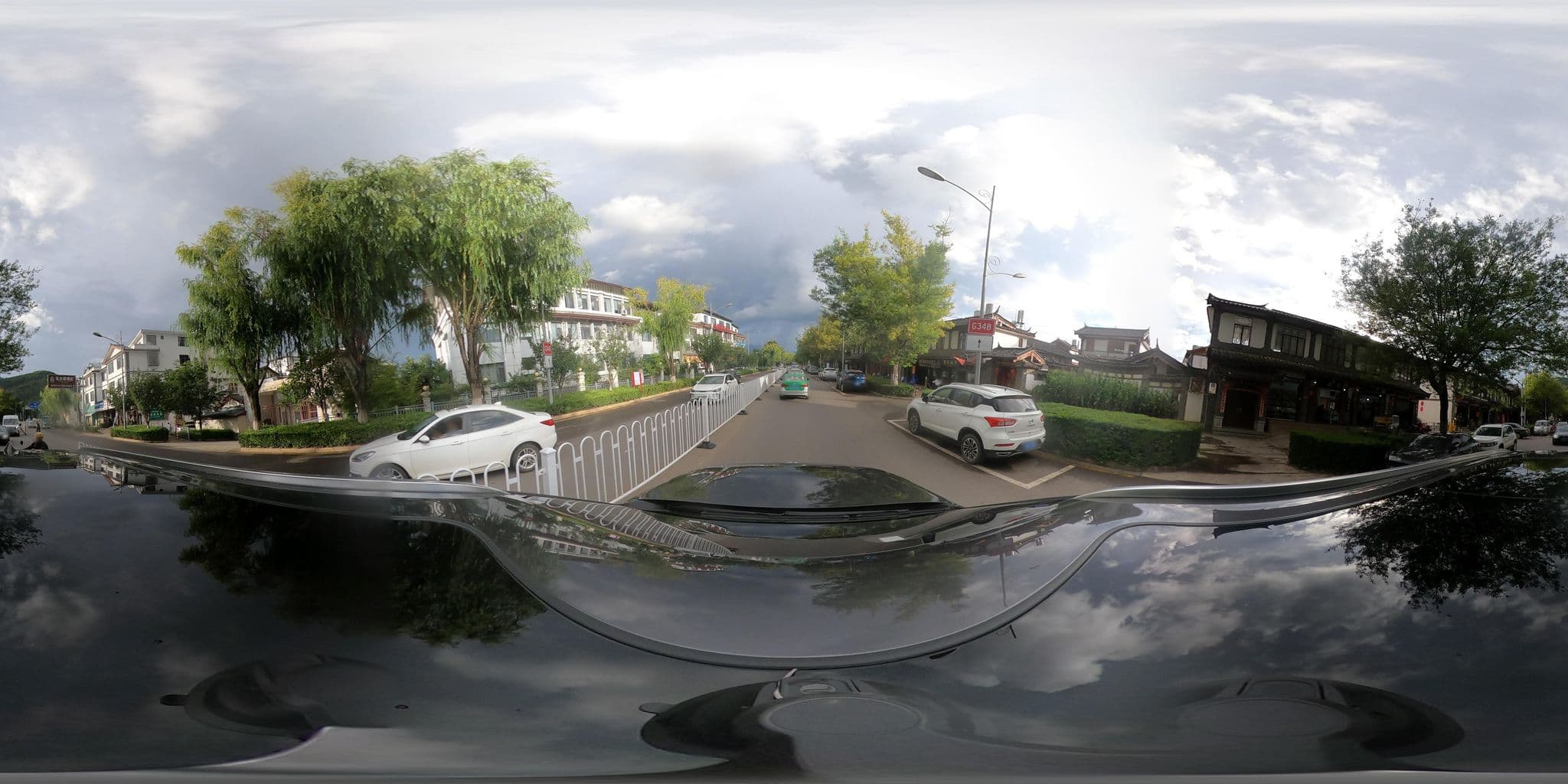Street view near 丽江半朵幽莲客栈, Lijiang — © adirricor (CC BY-SA · Mapillary)