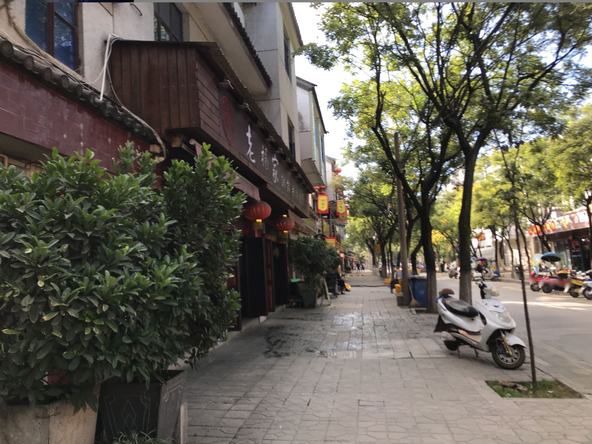 Street view near 大理庄园, Dali Old Town — © tao (CC BY-SA · Mapillary)