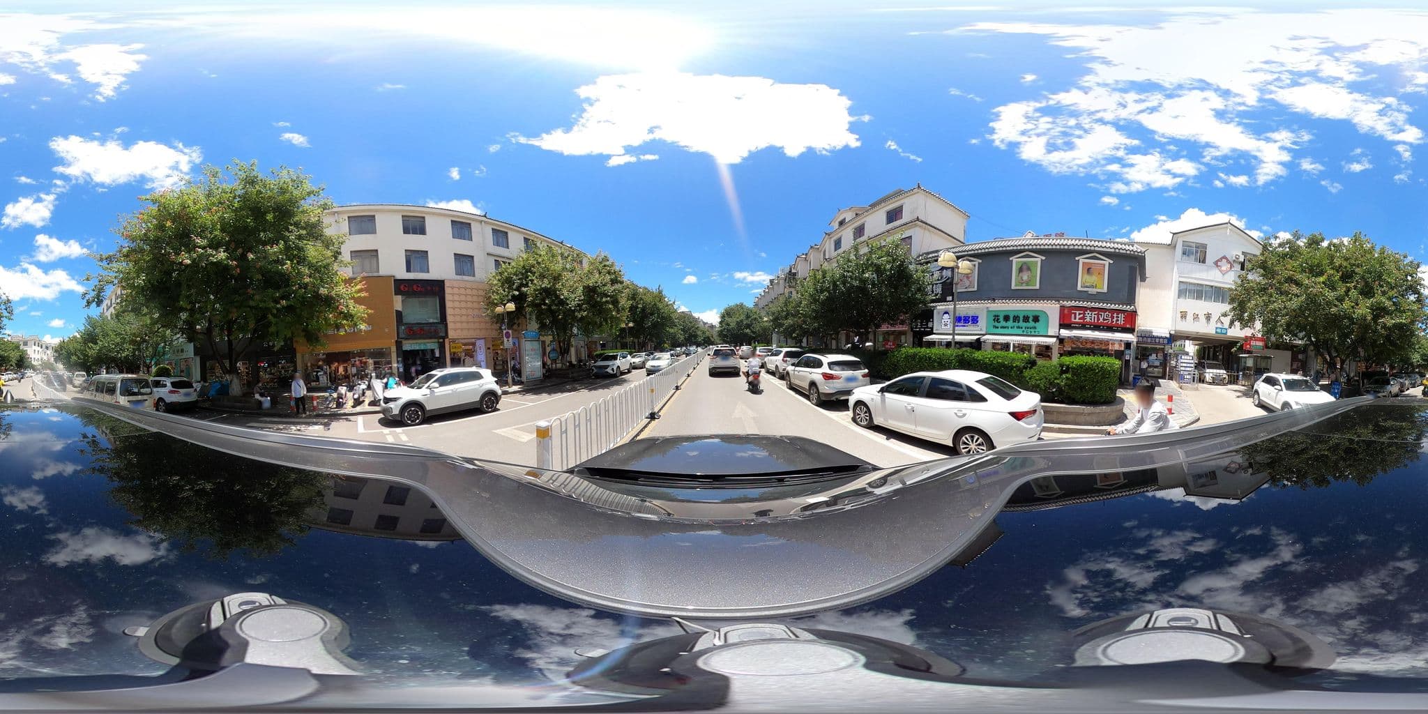 Street view near 漢庭麗江古城福星路酒店, Lijiang — © adirricor (CC BY-SA · Mapillary)