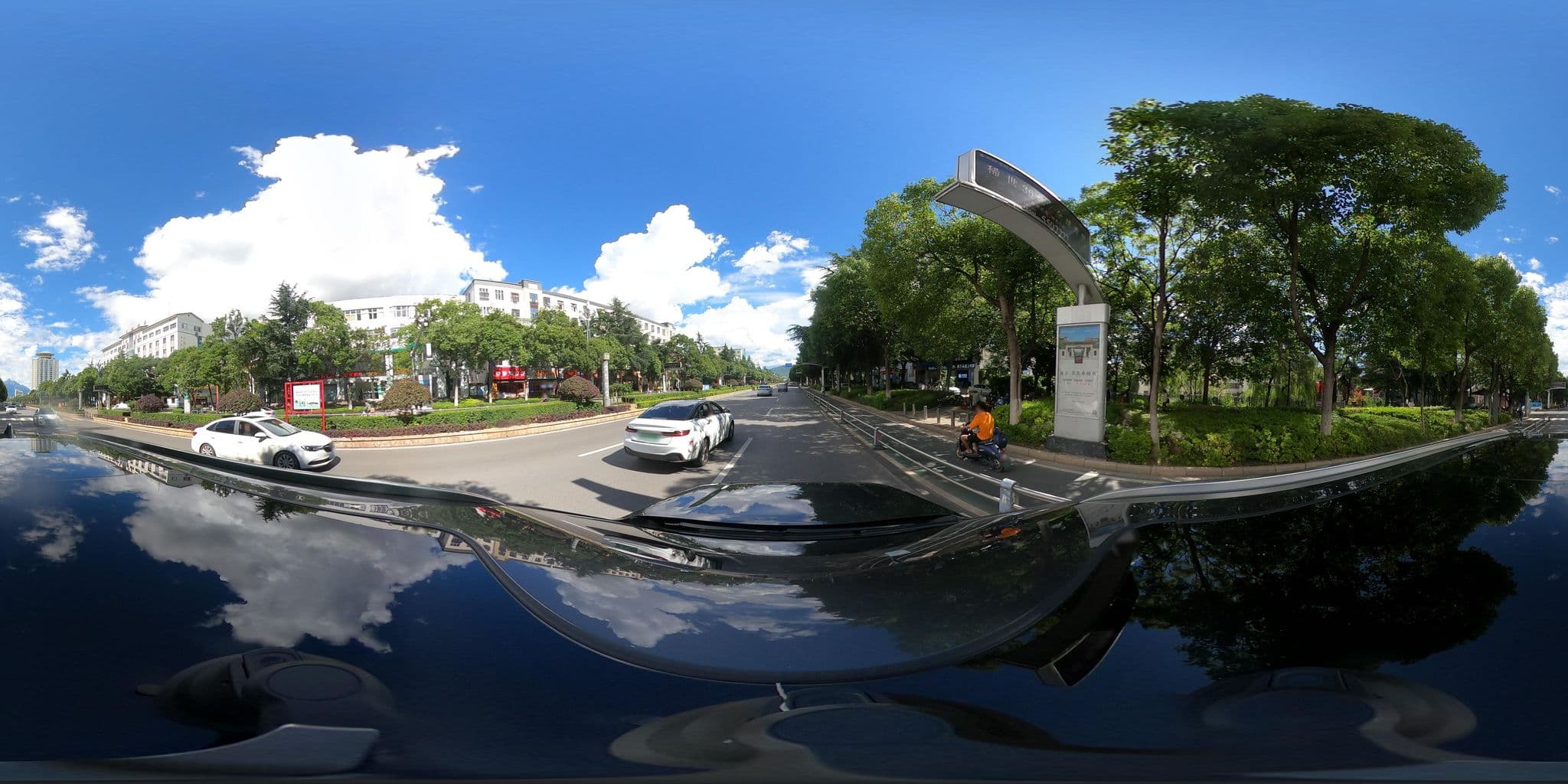 Street view near Quaoxin hotel, Lijiang — © adirricor (CC BY-SA · Mapillary)