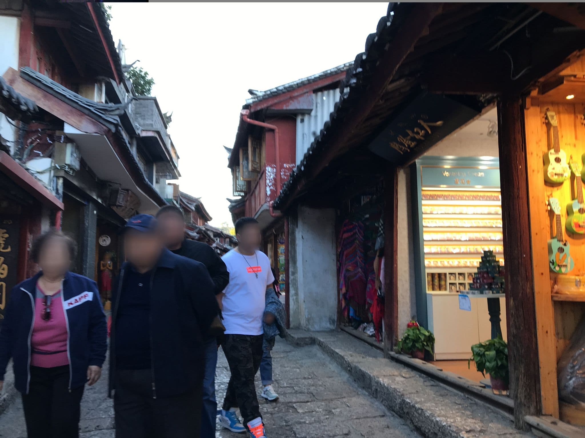 Street view near Tea Boutique Inn, Lijiang — © tao (CC BY-SA · Mapillary)