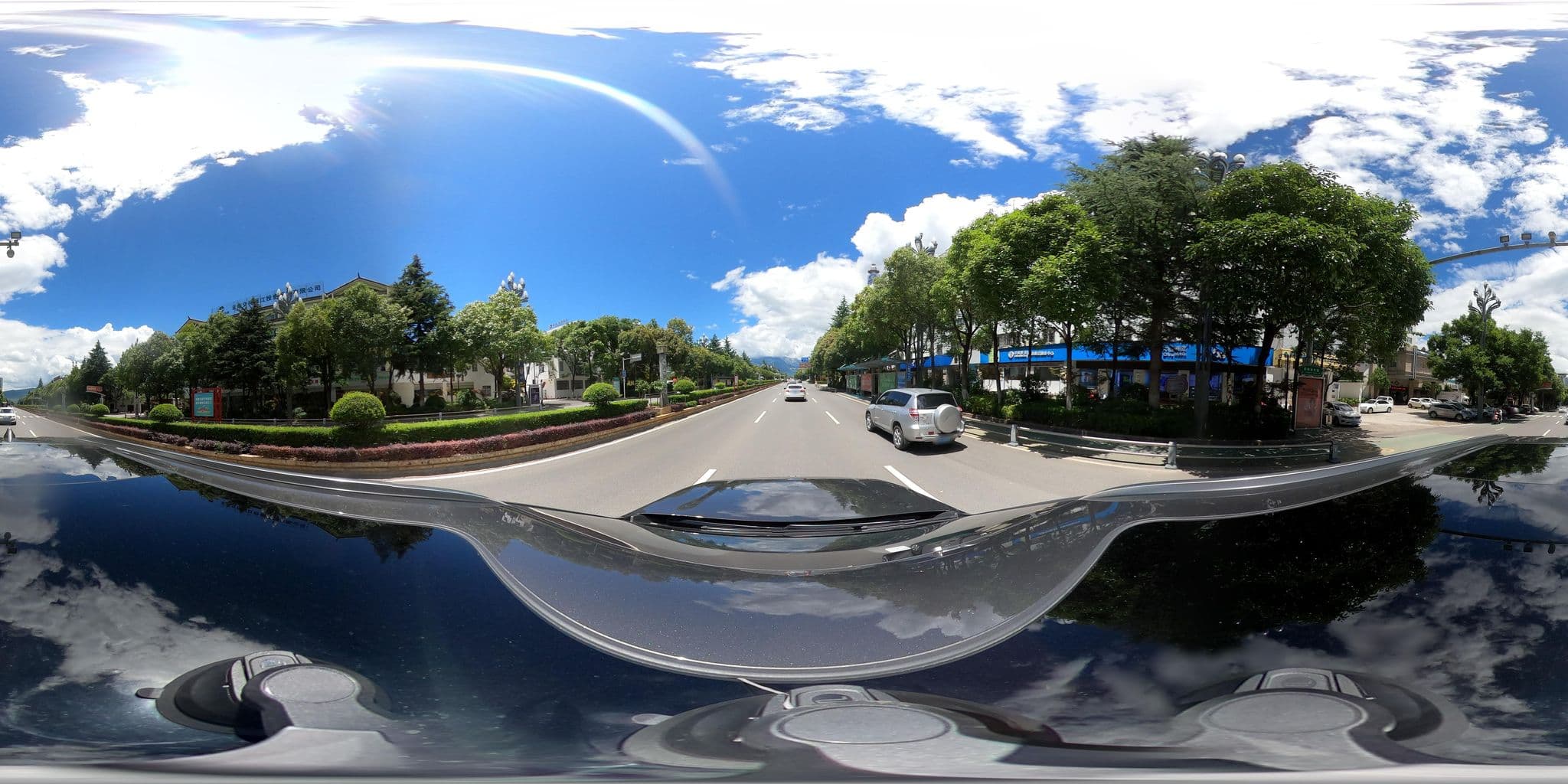 Street view near 金泉大酒店, Lijiang — © adirricor (CC BY-SA · Mapillary)