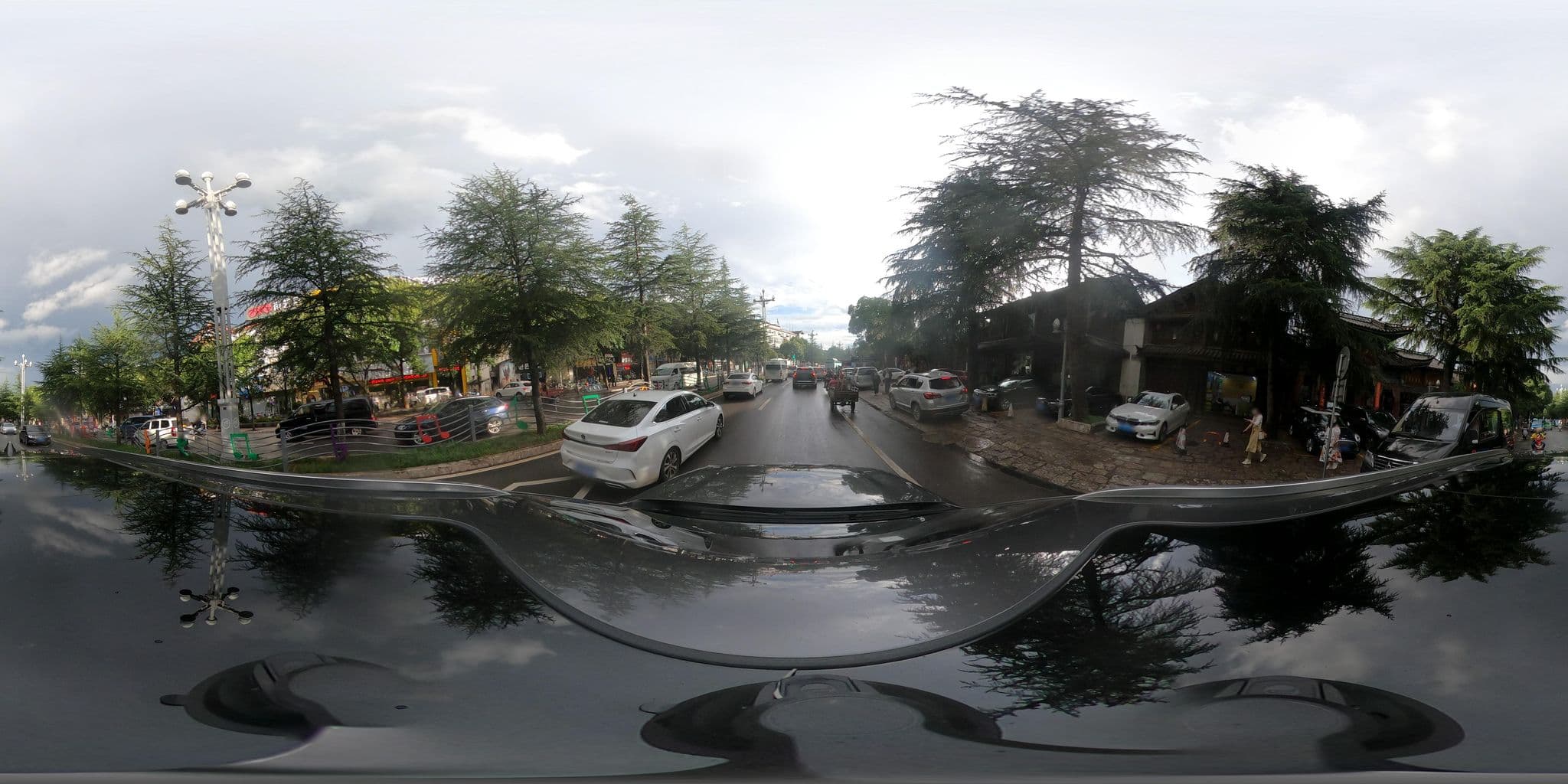Street view near 多弗度假酒店, Lijiang — © adirricor (CC BY-SA · Mapillary)