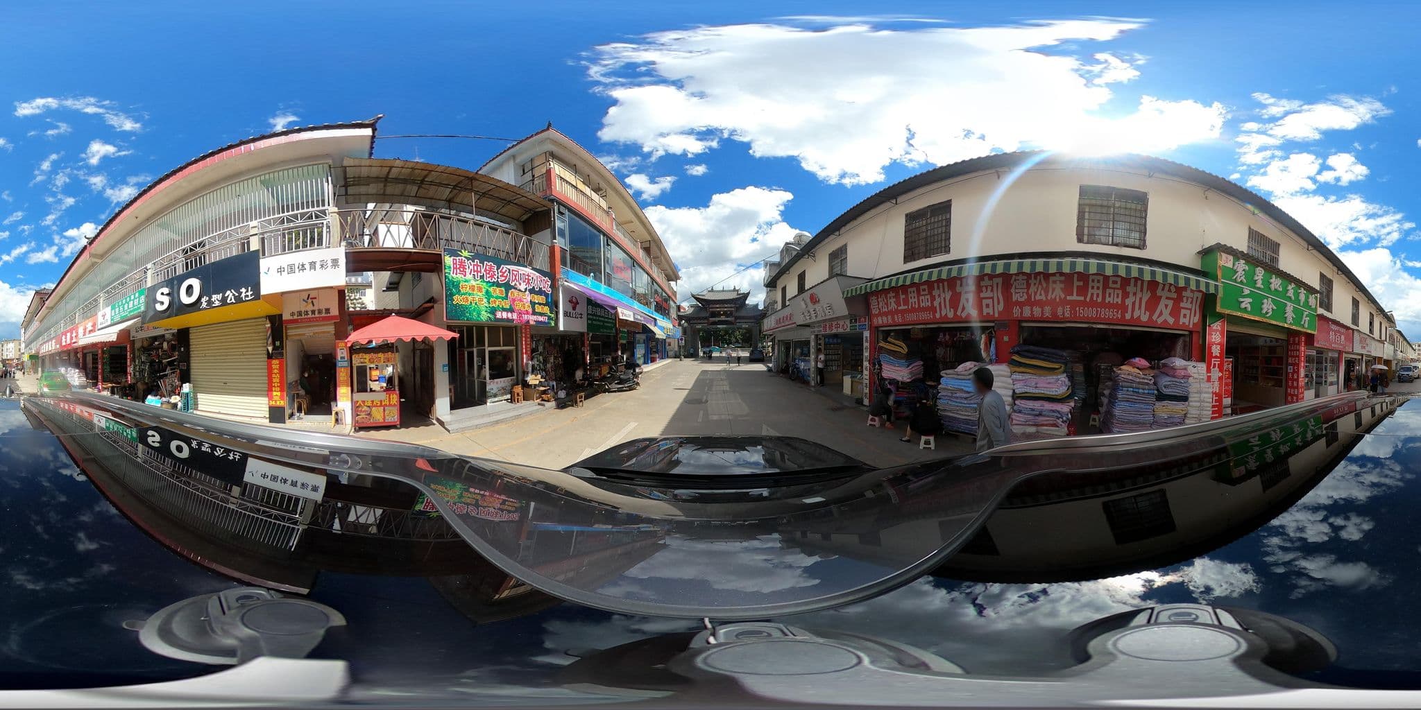 Street view near 碧波酒店, Lijiang — © adirricor (CC BY-SA · Mapillary)