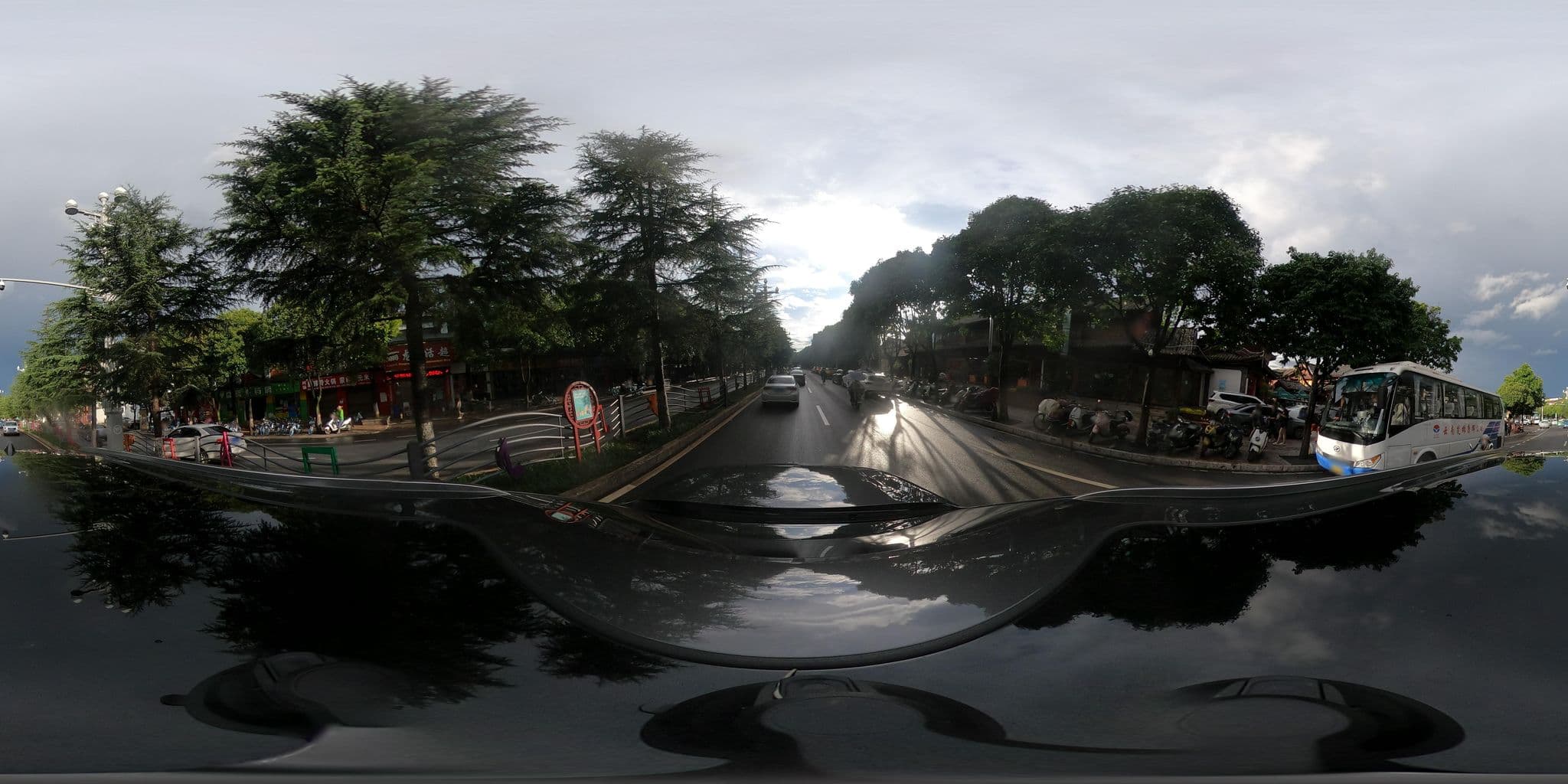 Street view near 丽江怡景连锁精品客栈, Lijiang — © adirricor (CC BY-SA · Mapillary)
