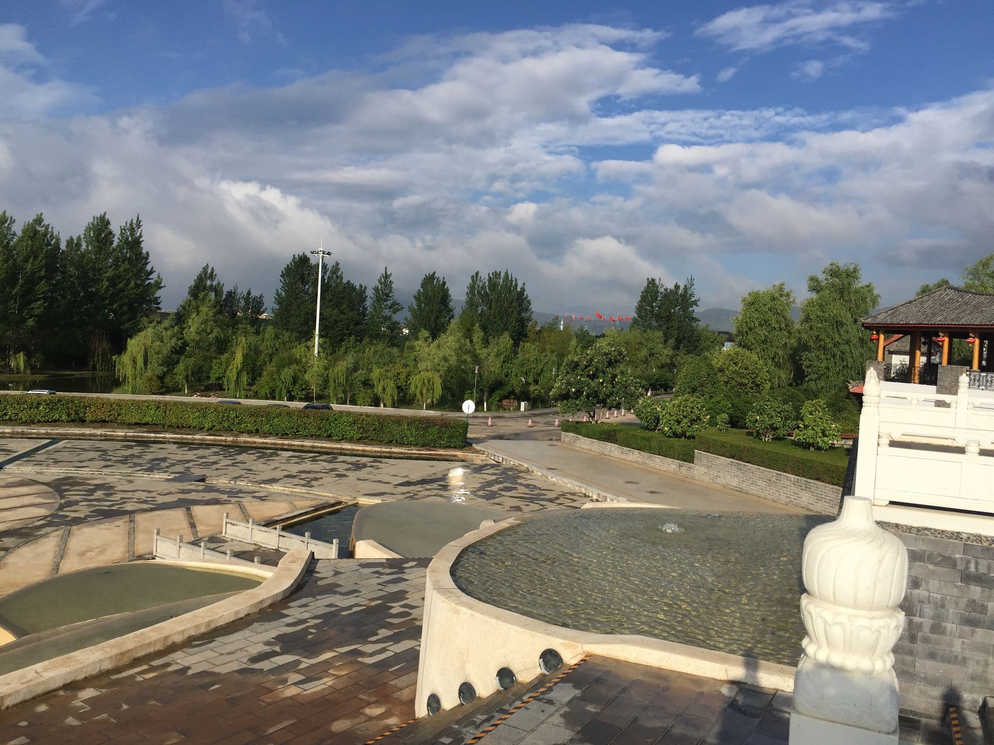 Street view near 丽江束河0328客栈, Lijiang — © kouki (CC BY-SA · Mapillary)
