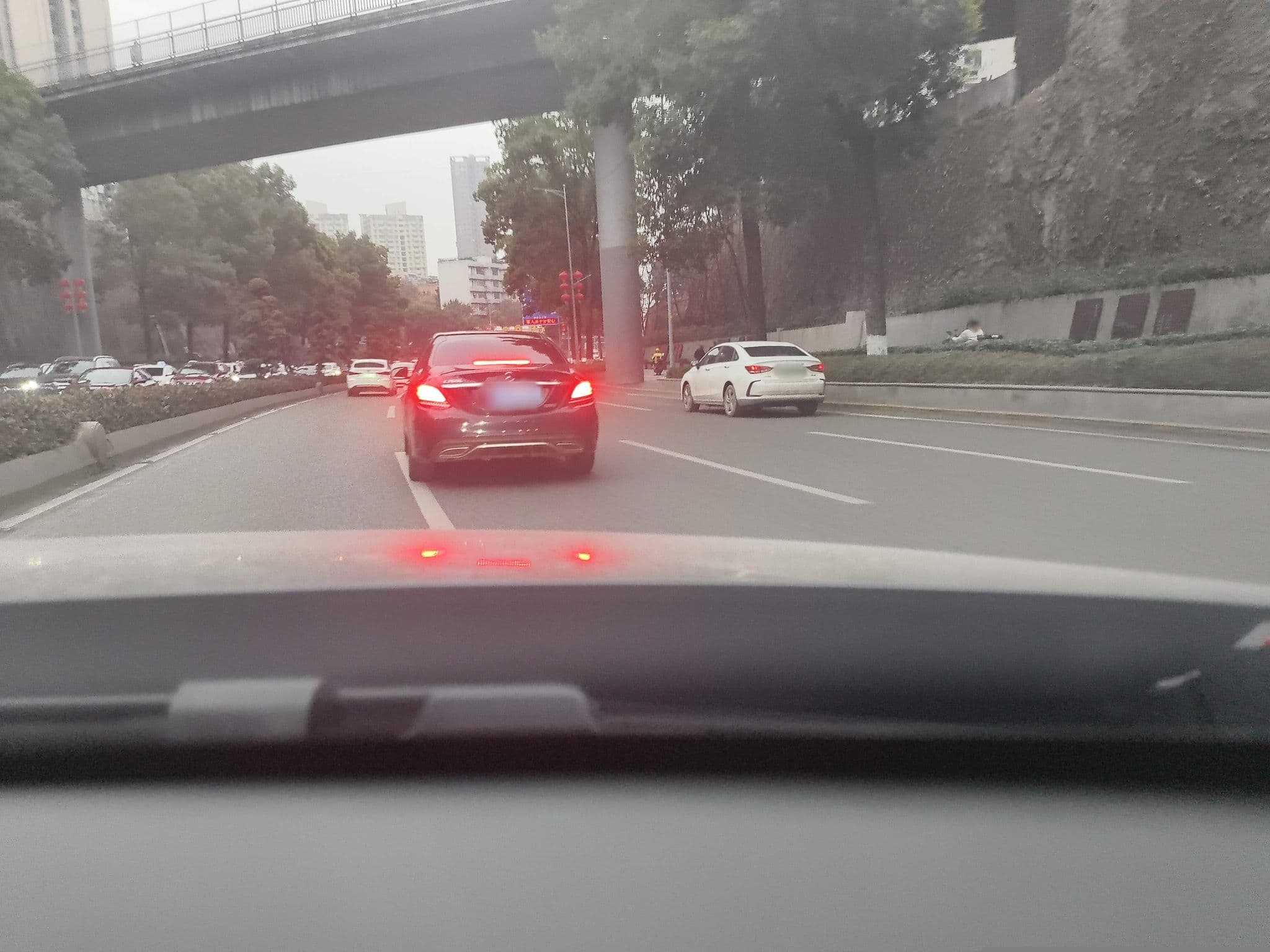 Street view near 重庆万家酒店公寓, Chongqing — © fuf (CC BY-SA · Mapillary)