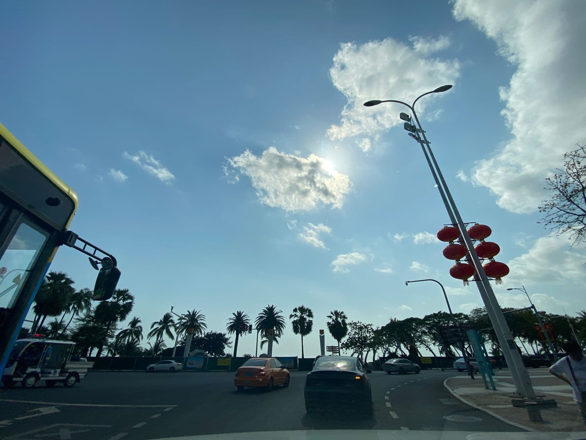 Street view near Golden Phoenix Sea View Hotel, Sanya — © adirricor (CC BY-SA · Mapillary)