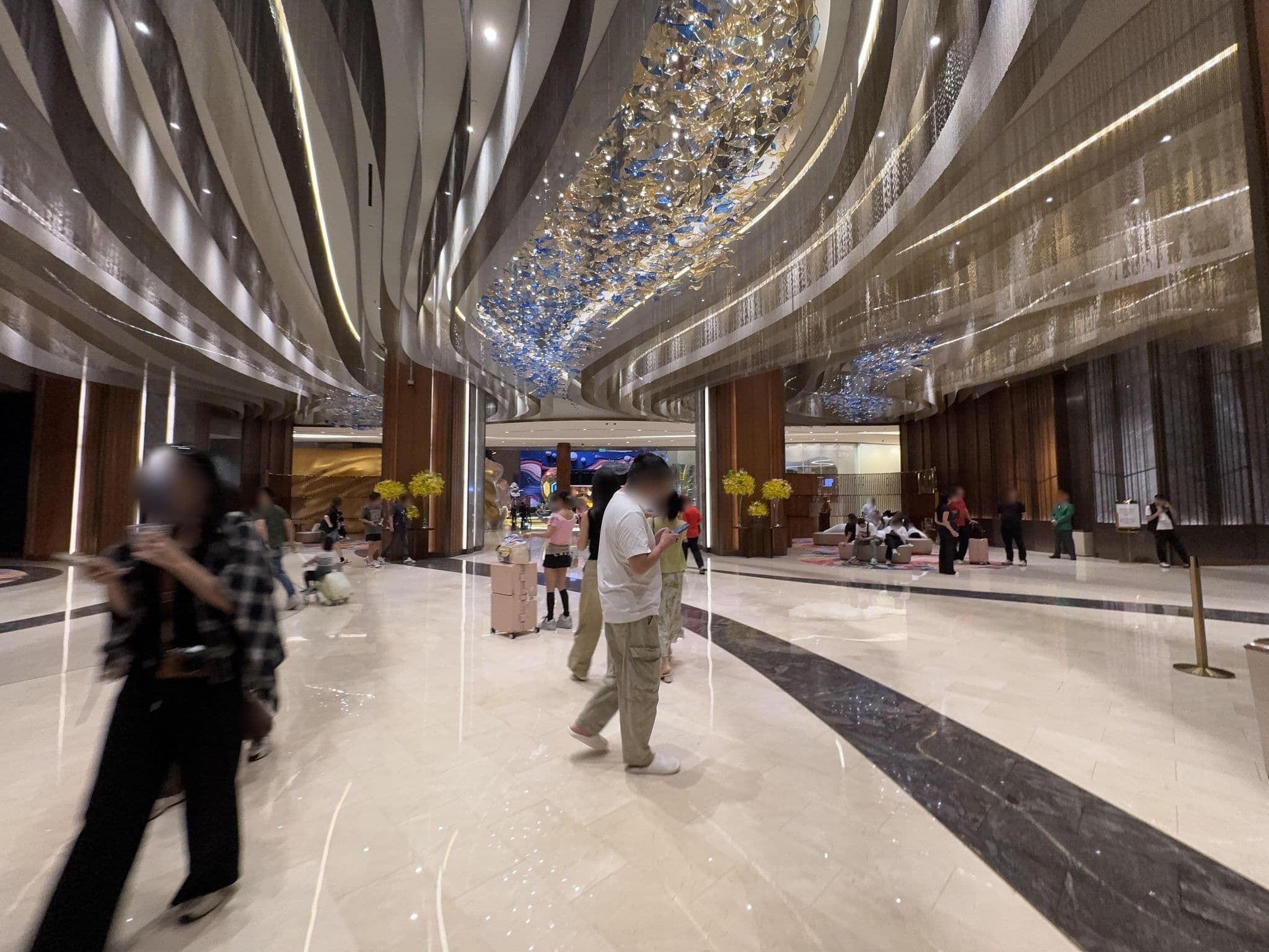 Street view near MGM Cotai 美獅美高梅, São Lourenço — © filipb (CC BY-SA · Mapillary)